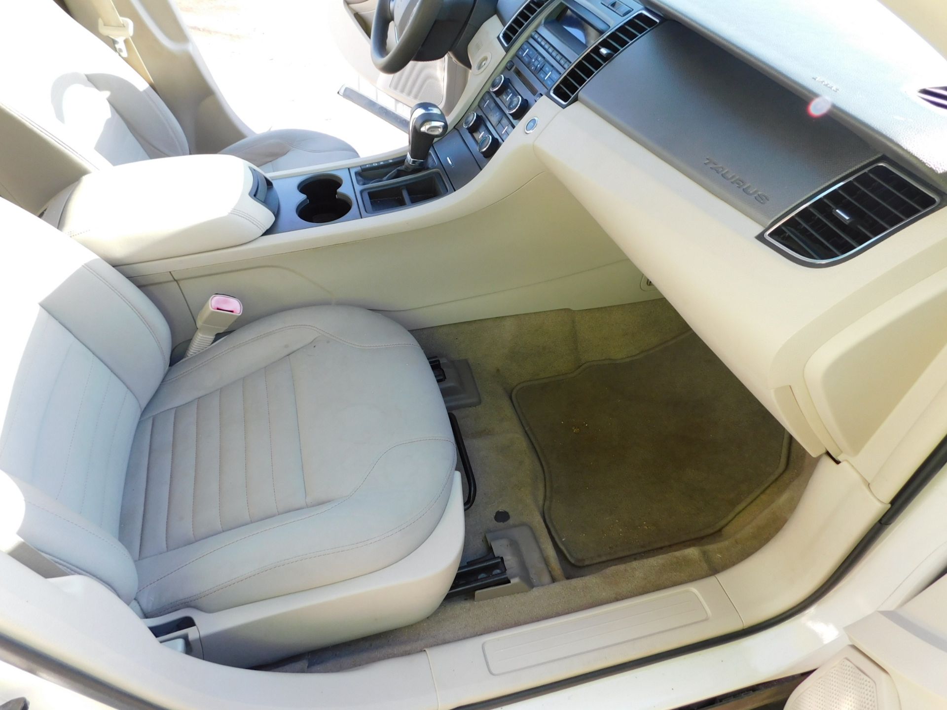 2011 Ford Taurus 4-Door Sedan vin 1FAHP20WXBG16330, Automatic Transmission, PW,PL, AC, Cloth - Image 36 of 41