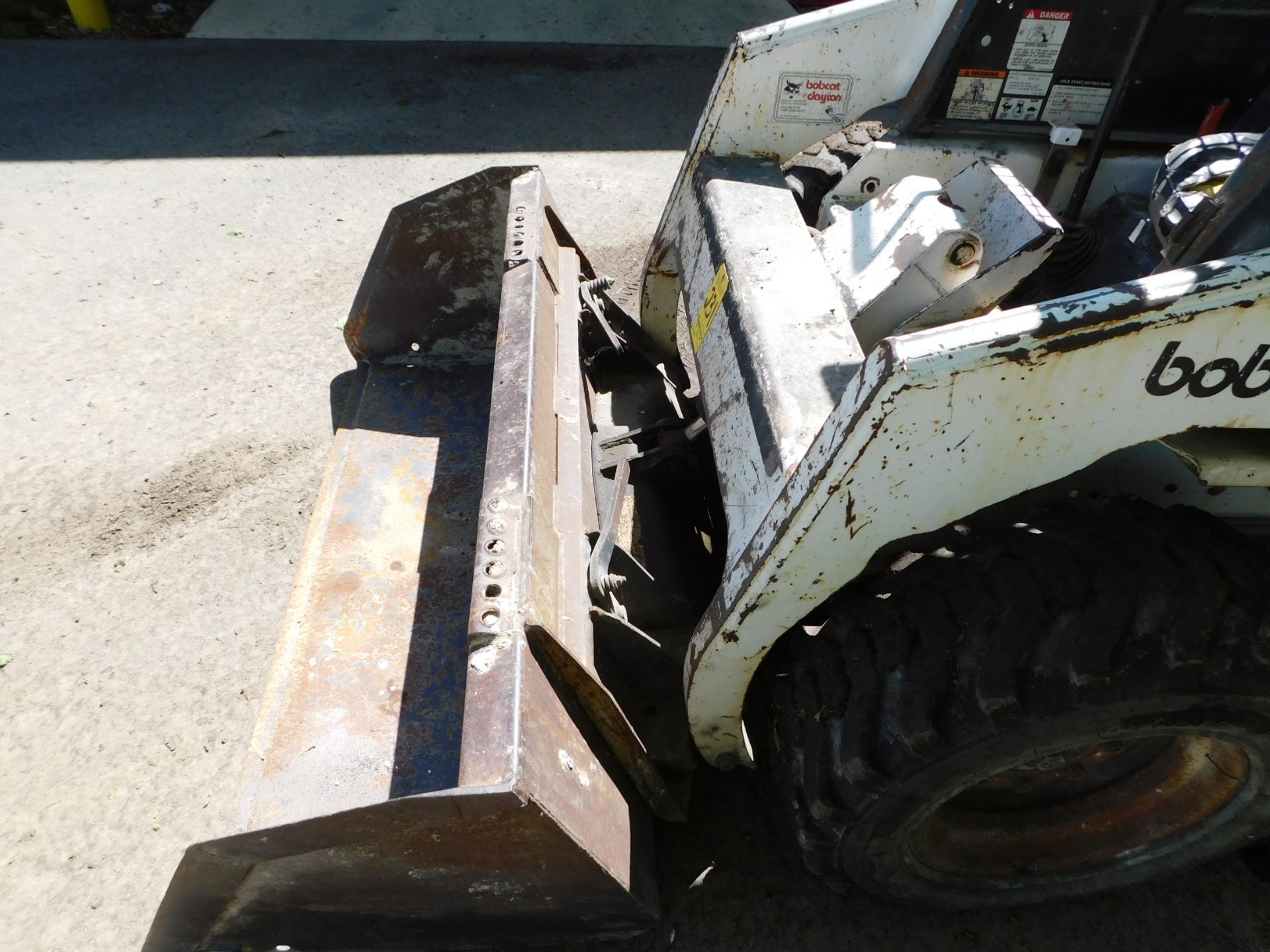 Bobcat Model 742 B Skid Steer sn 509418376, Gas, 5' Bucket, 1,260 hours - Image 8 of 15