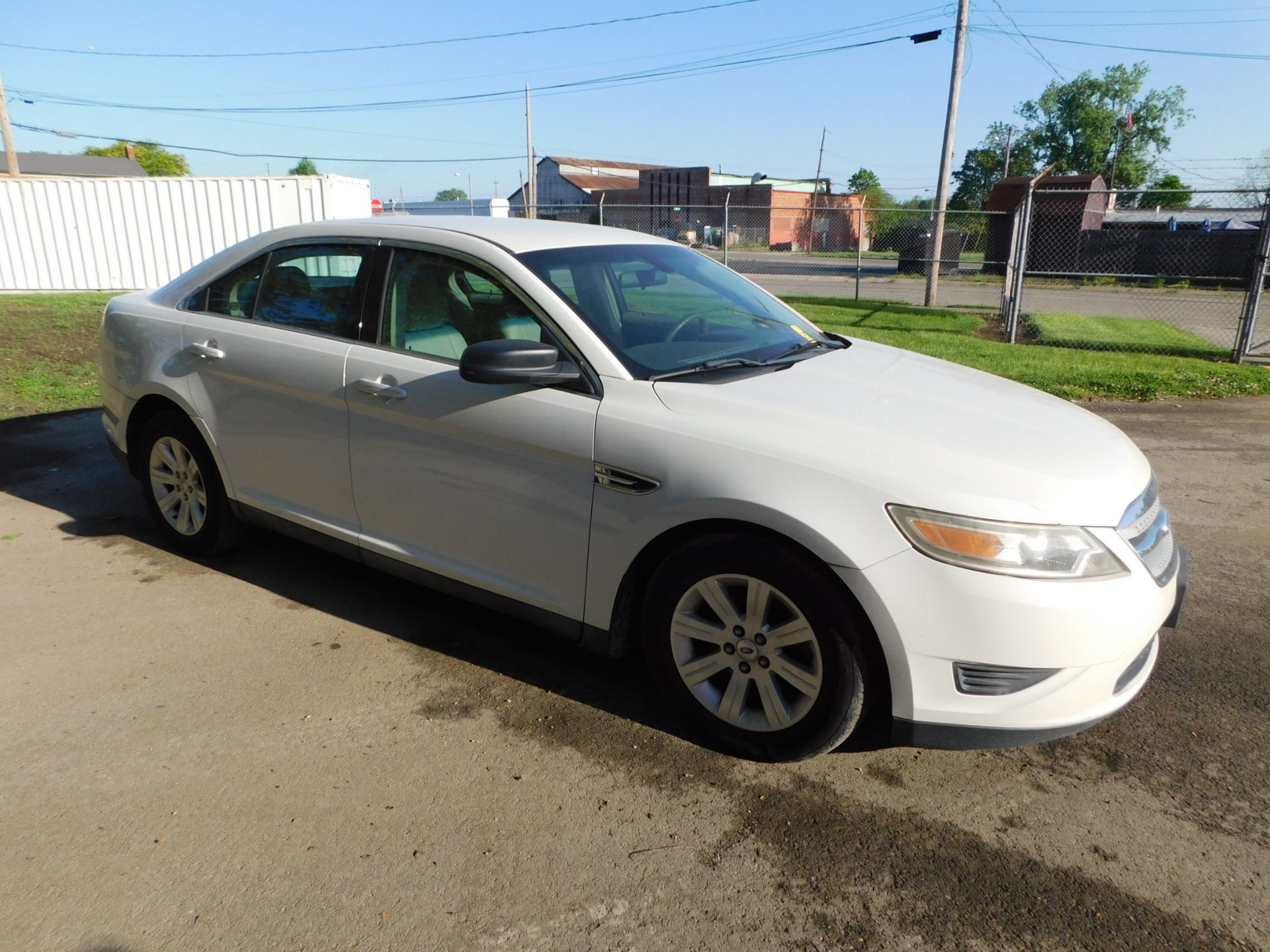 2011 Ford Taurus 4-Door Sedan vin 1FAHP2DWXBG163330, Automatic Transmission, PW,PL, AC, Cloth - Image 3 of 41