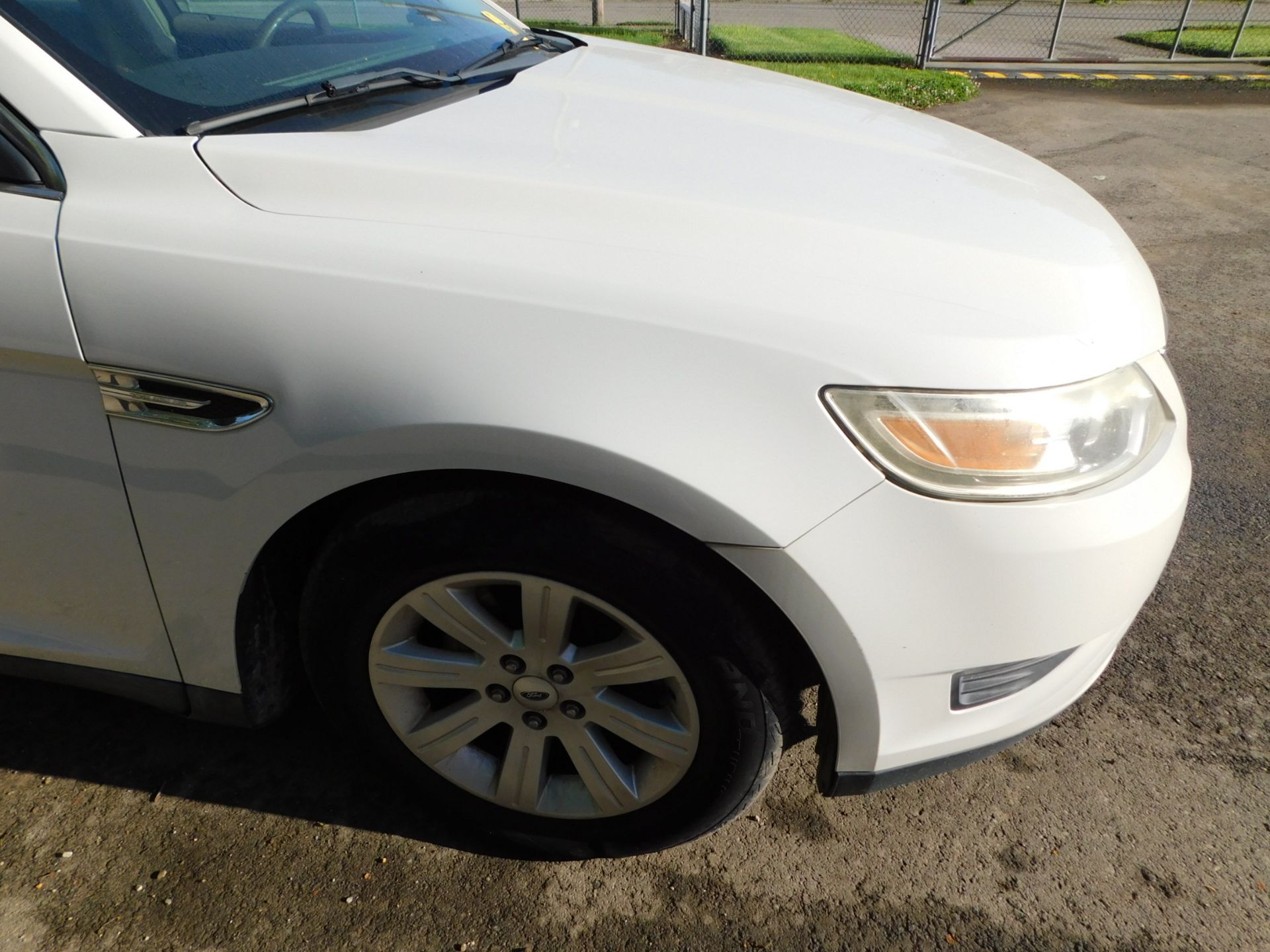 2011 Ford Taurus 4-Door Sedan vin 1FAHP20WXBG16330, Automatic Transmission, PW,PL, AC, Cloth - Image 19 of 41