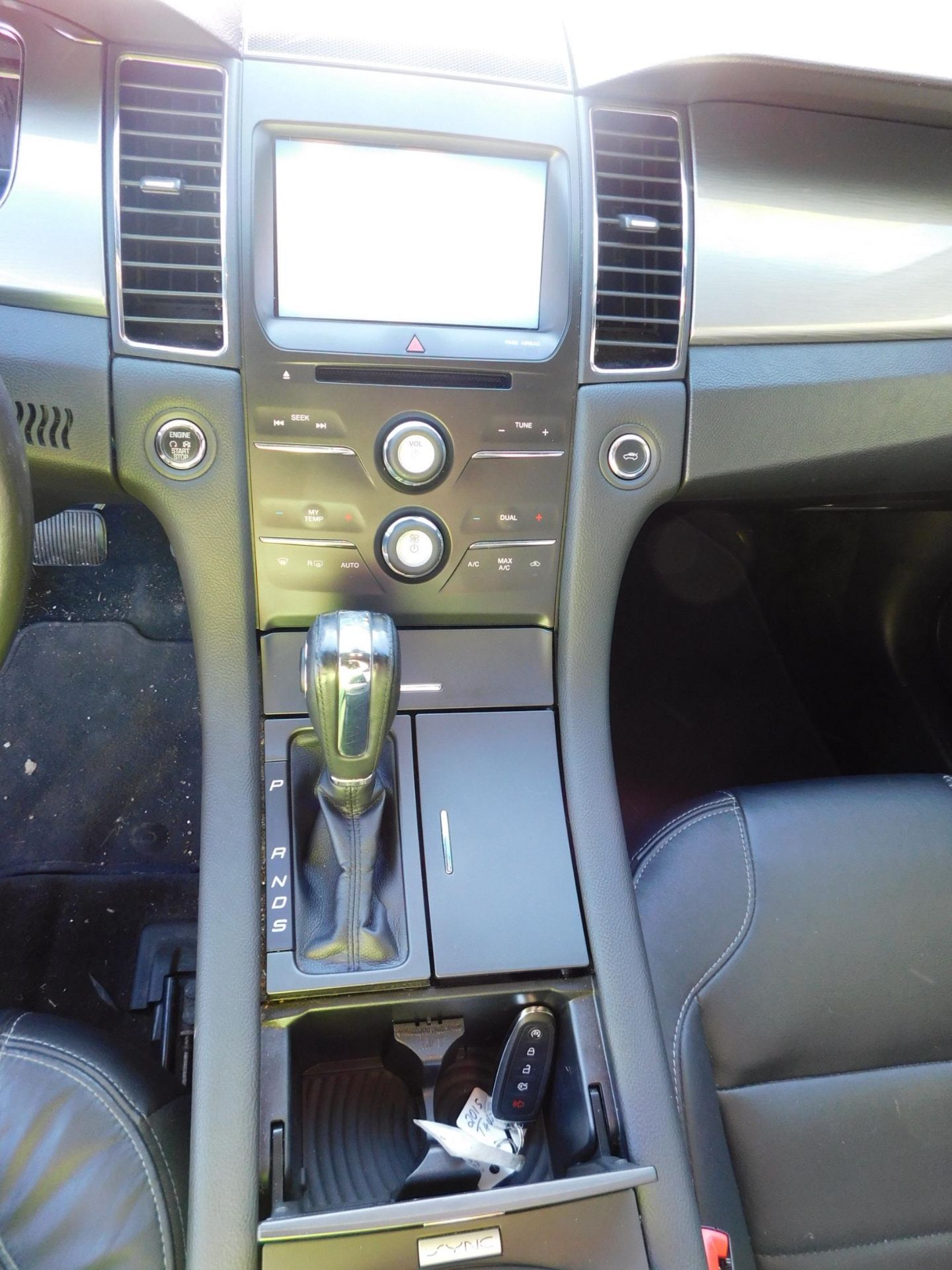 2015 Ford Taurus SEL 4-Door Sedan, vin 1FAHP2E80FG182717, Automatic Transmission, PW,PL,AC,Leather - Image 26 of 42
