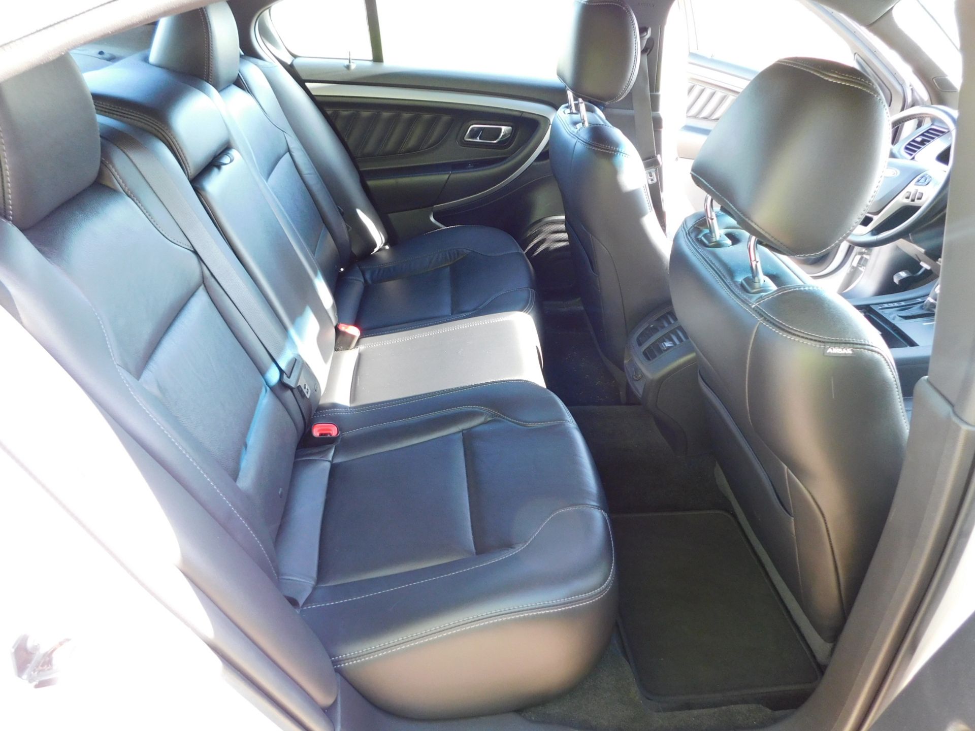 2015 Ford Taurus SEL 4-Door Sedan, vin 1FAHP2E80FG182717, Automatic Transmission, PW,PL,AC,Leather - Image 32 of 42