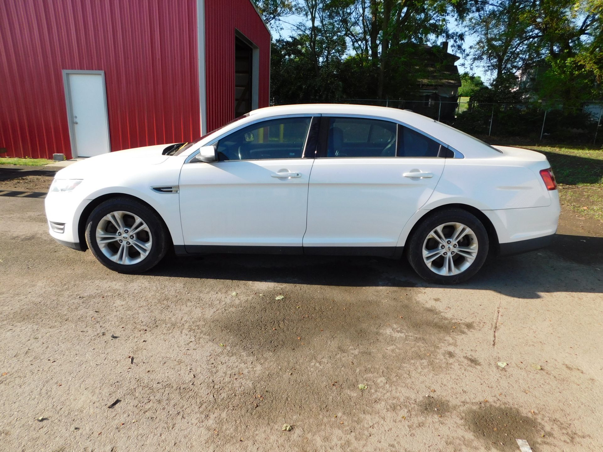 2015 Ford Taurus SEL 4-Door Sedan, vin 1FAHP2E80FG182717, Automatic Transmission, PW,PL,AC,Leather - Image 8 of 42