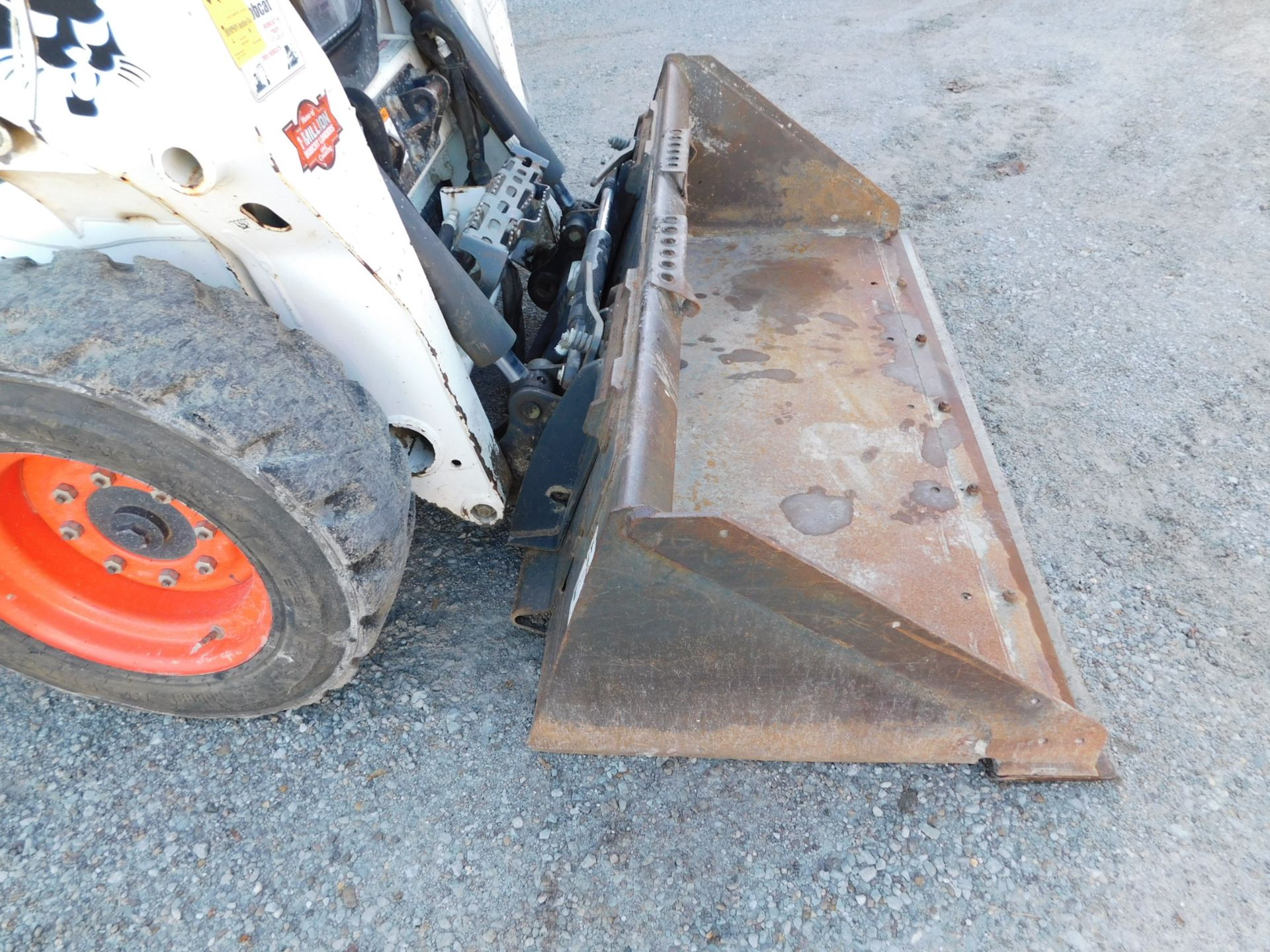 Bobcat Model S590 Skid Steer sn AR9R14224, Diesel,Foam Filled tires, 5' Bucket, 1,728 Hours - Image 8 of 35