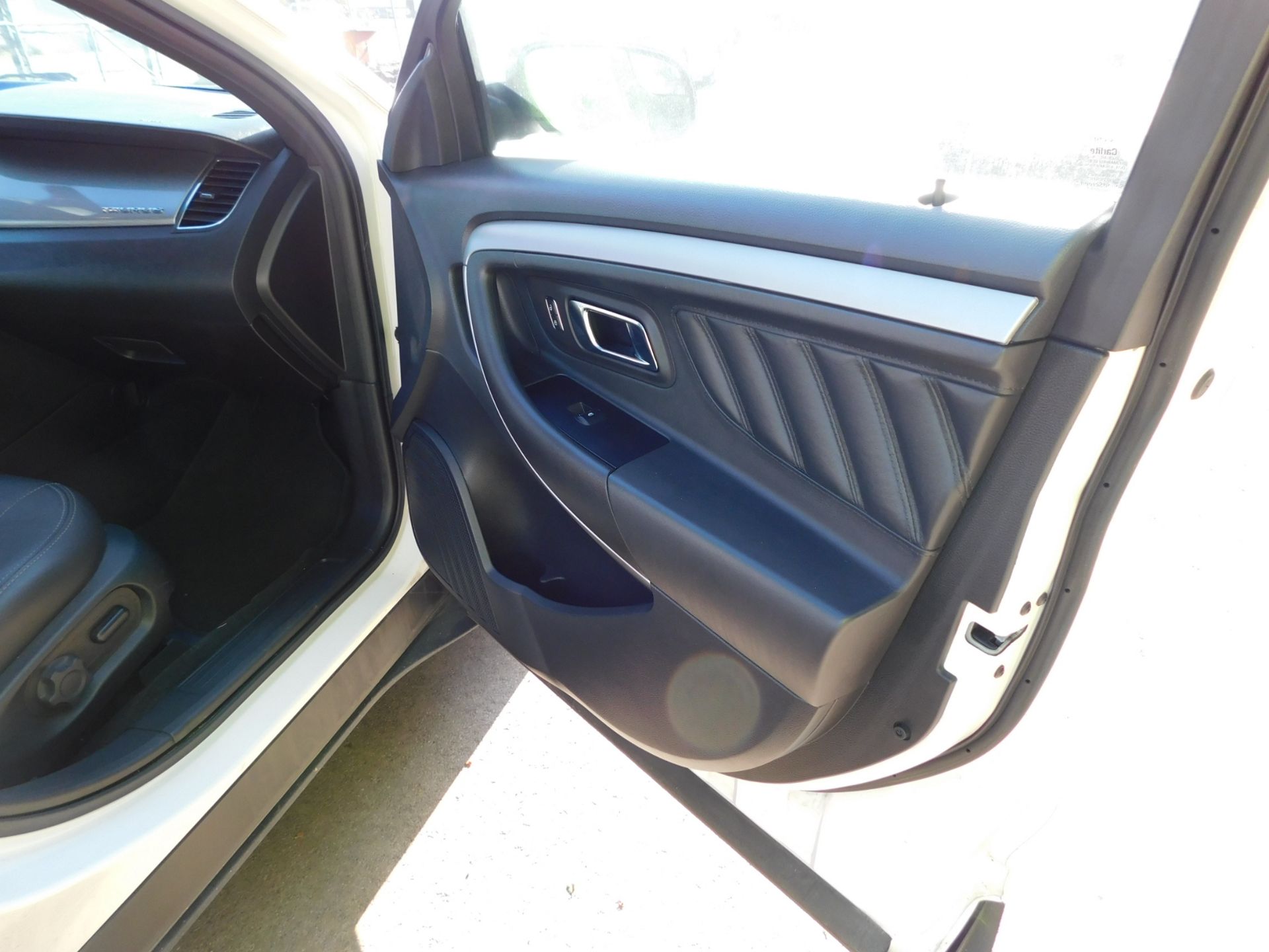 2015 Ford Taurus SEL 4-Door Sedan, vin 1FAHP2E80FG182717, Automatic Transmission, PW,PL,AC,Leather - Image 35 of 42