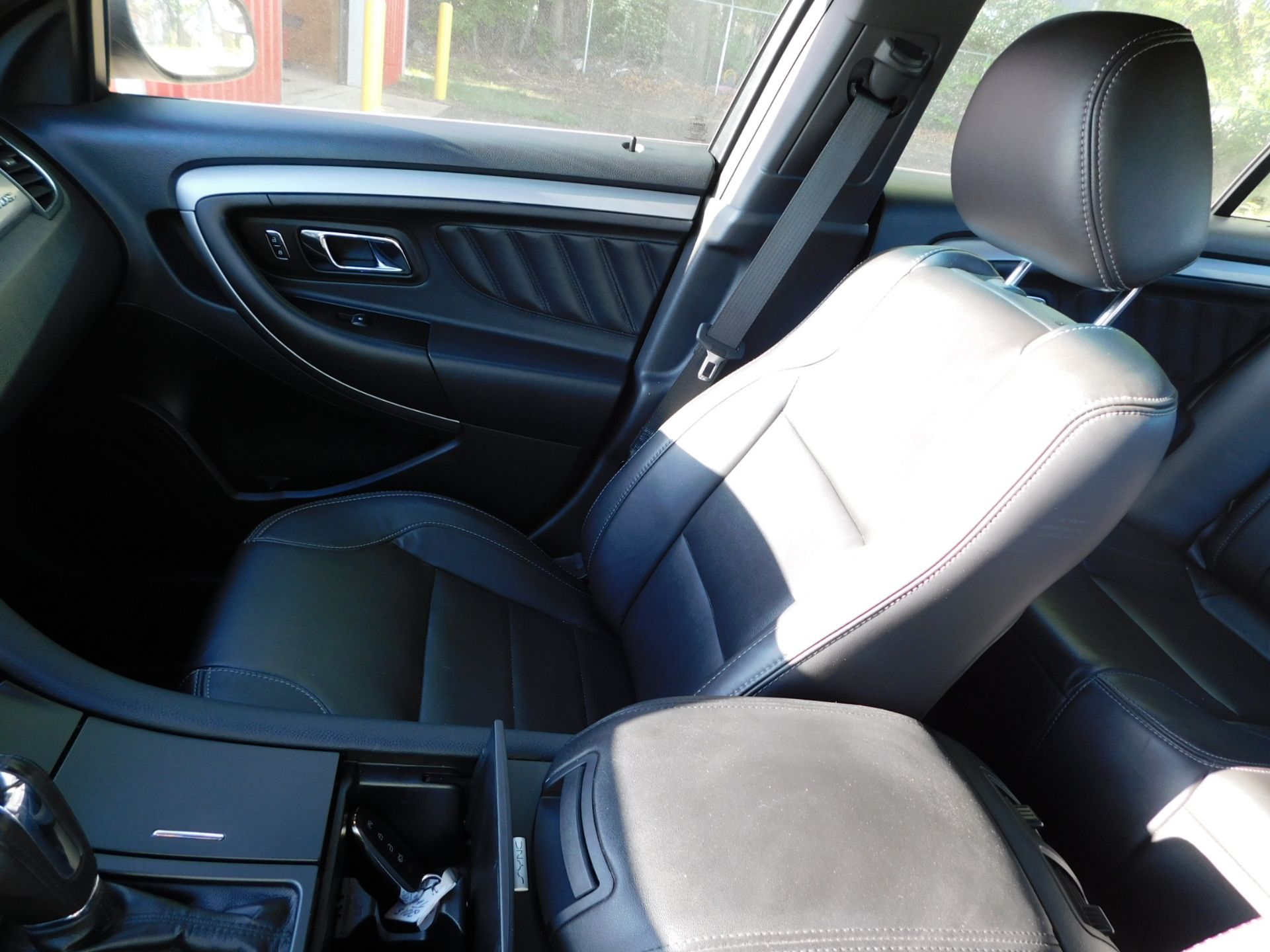 2015 Ford Taurus SEL 4-Door Sedan, vin 1FAHP2E80FG182717, Automatic Transmission, PW,PL,AC,Leather - Image 25 of 42