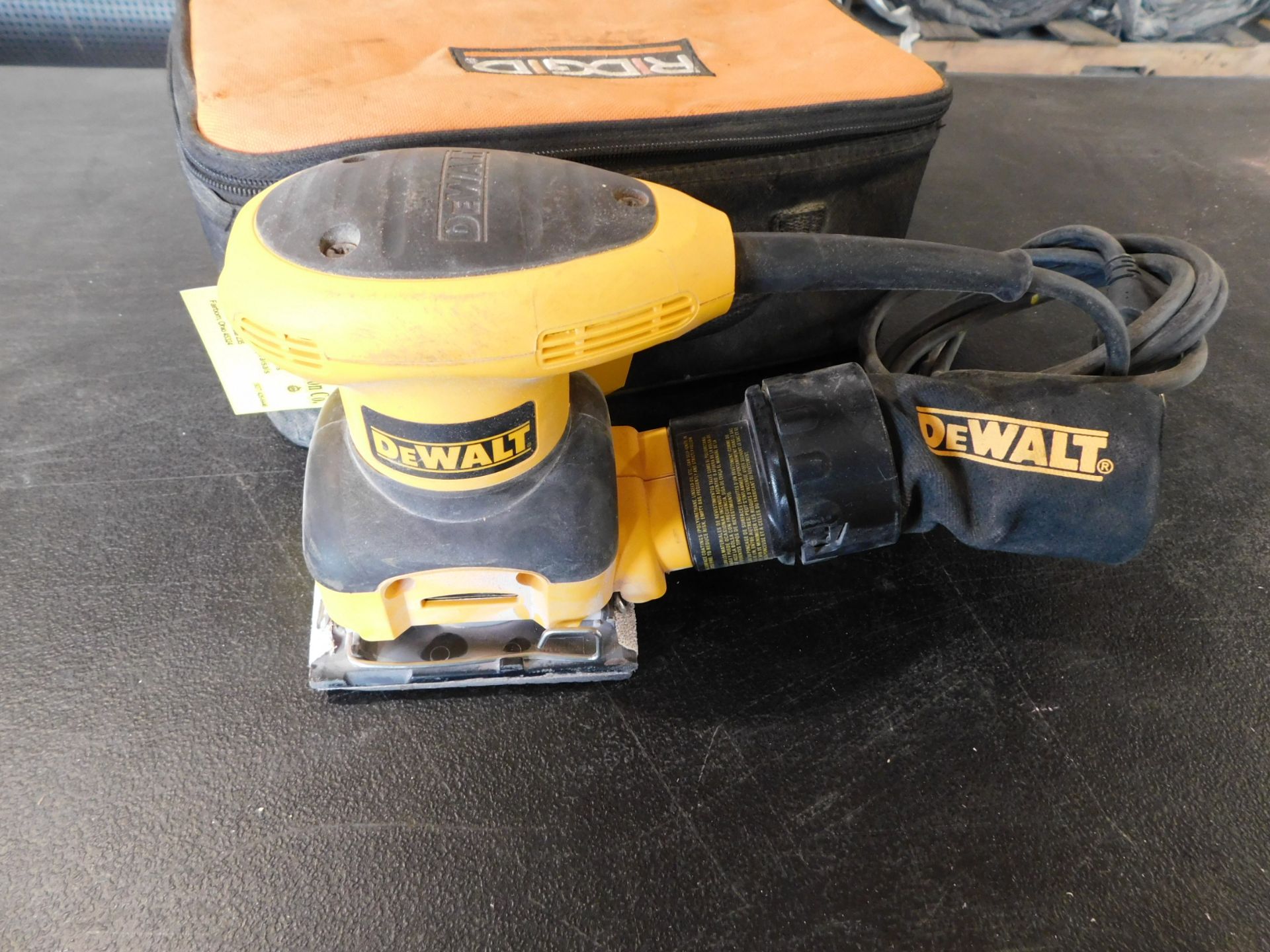 Dewalt D26441 Palm Sander