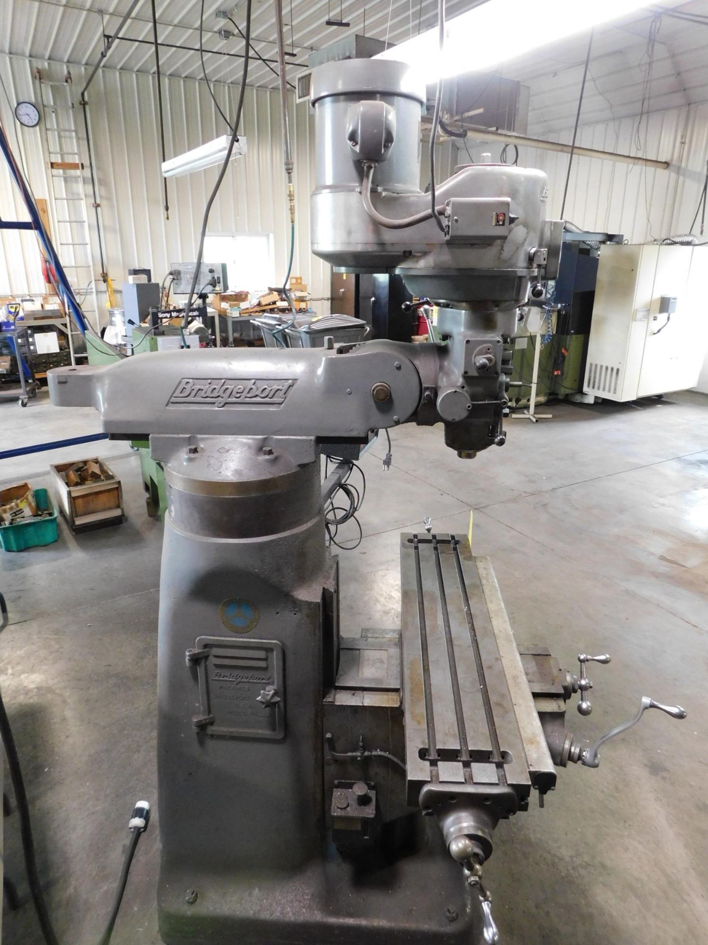 Bridgeport 1 1/2 H.P. Variable Speed Vertical Mill sn#12BR143491,9"X42" Table, 4"Riser Block, Amilam - Image 8 of 10