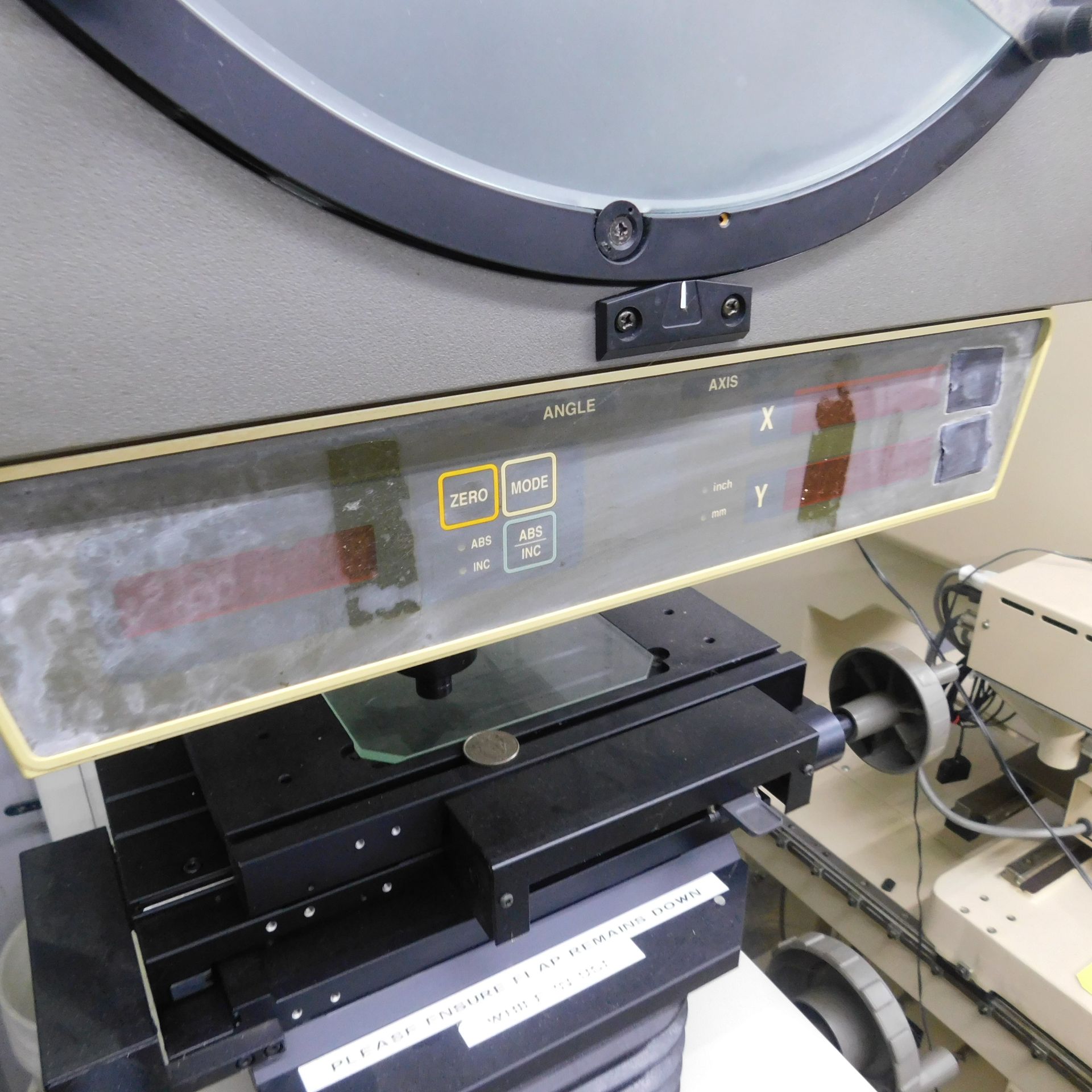 Mitutoyo PJ3000 Optical Comparator, s/n 810160, 12", Built In D.R.O., Surface Illumination, 100X - Image 2 of 4