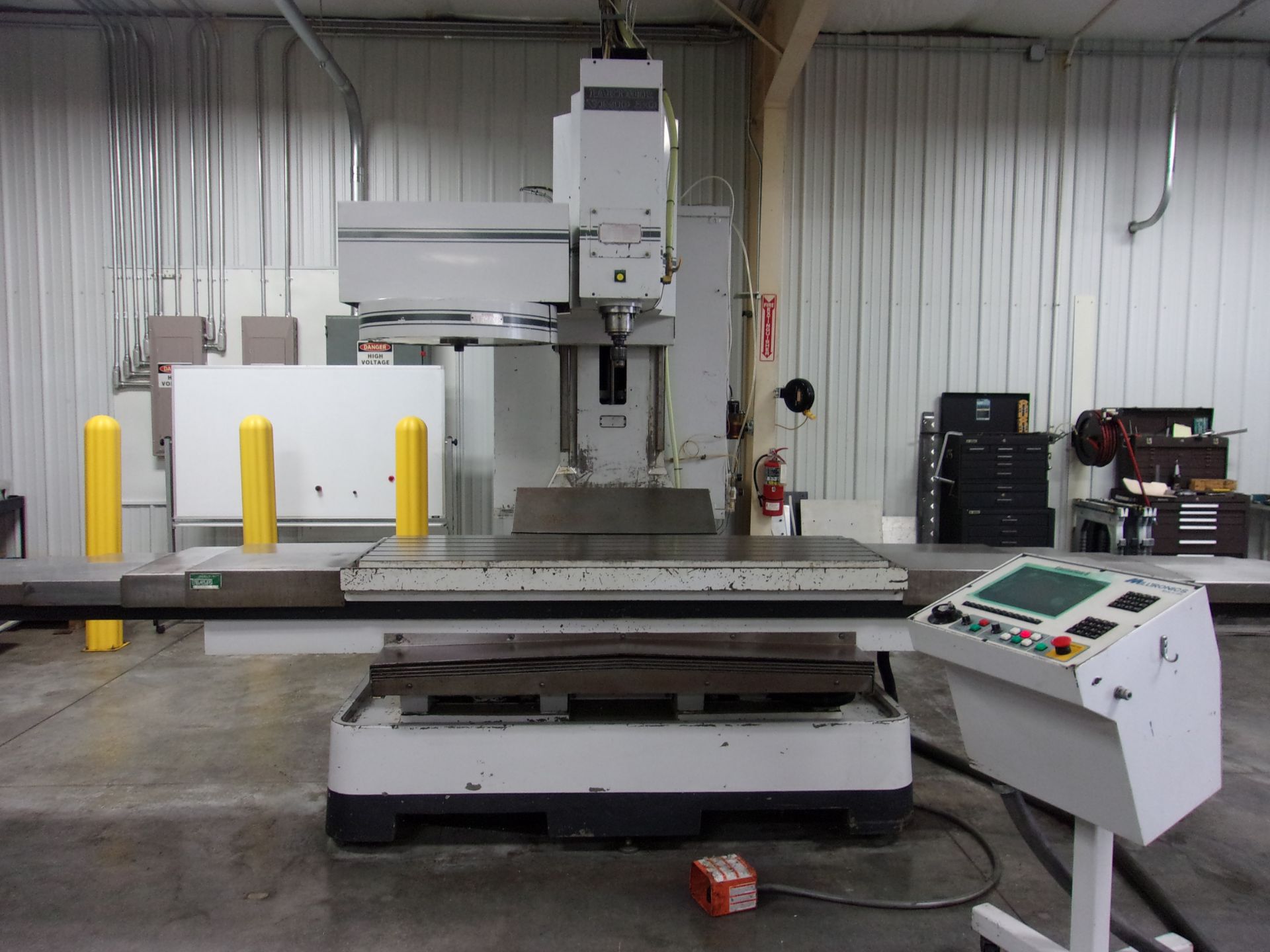 Milltronics, VMD-30 CNC Vertical Machining Center, s/n 4704, Centurian 6 CNC Control, 40 Taper, 24