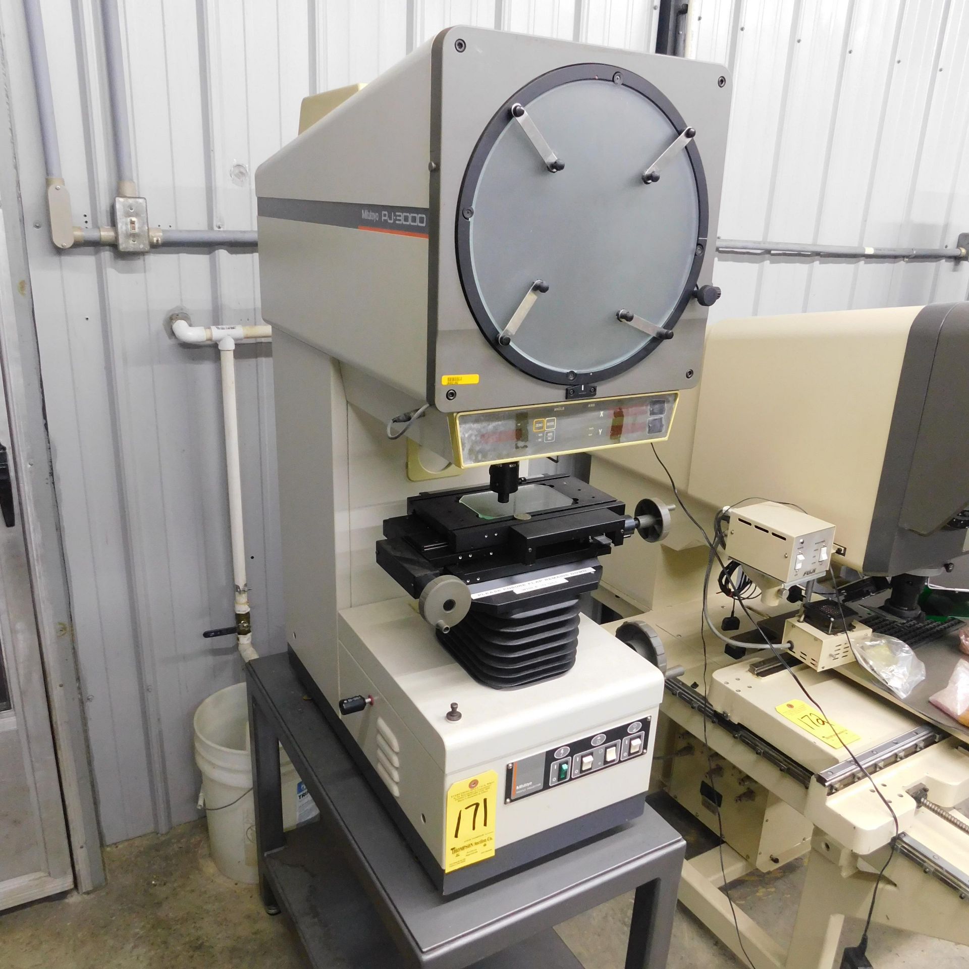 Mitutoyo PJ3000 Optical Comparator, s/n 810160, 12", Built In D.R.O., Surface Illumination, 100X
