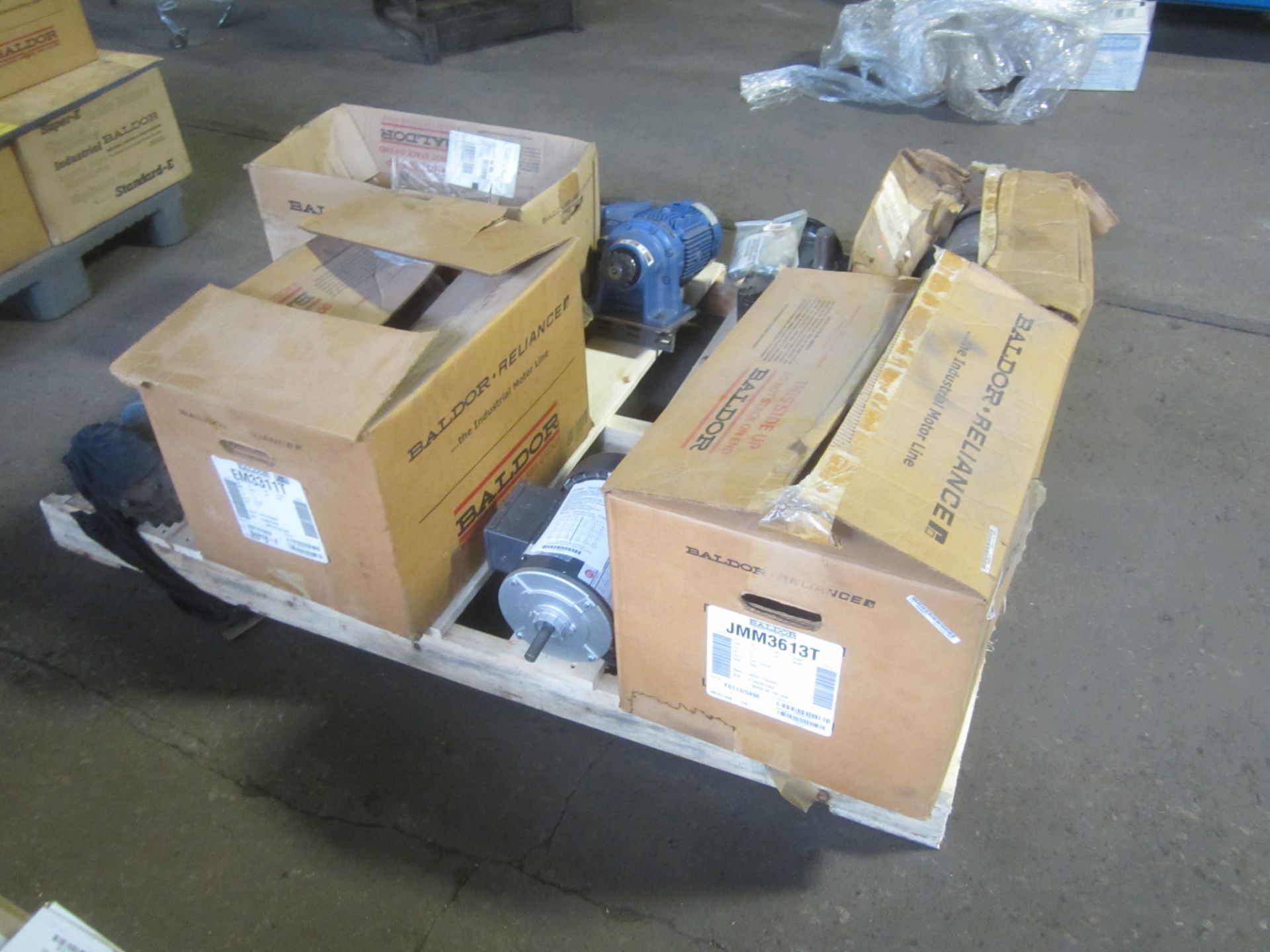 Skid Lot of Electric Motors and Gear Boxes - Image 2 of 9