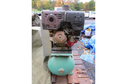 Speed Air Air Compressor 30 Gallon - Image 9 of 11