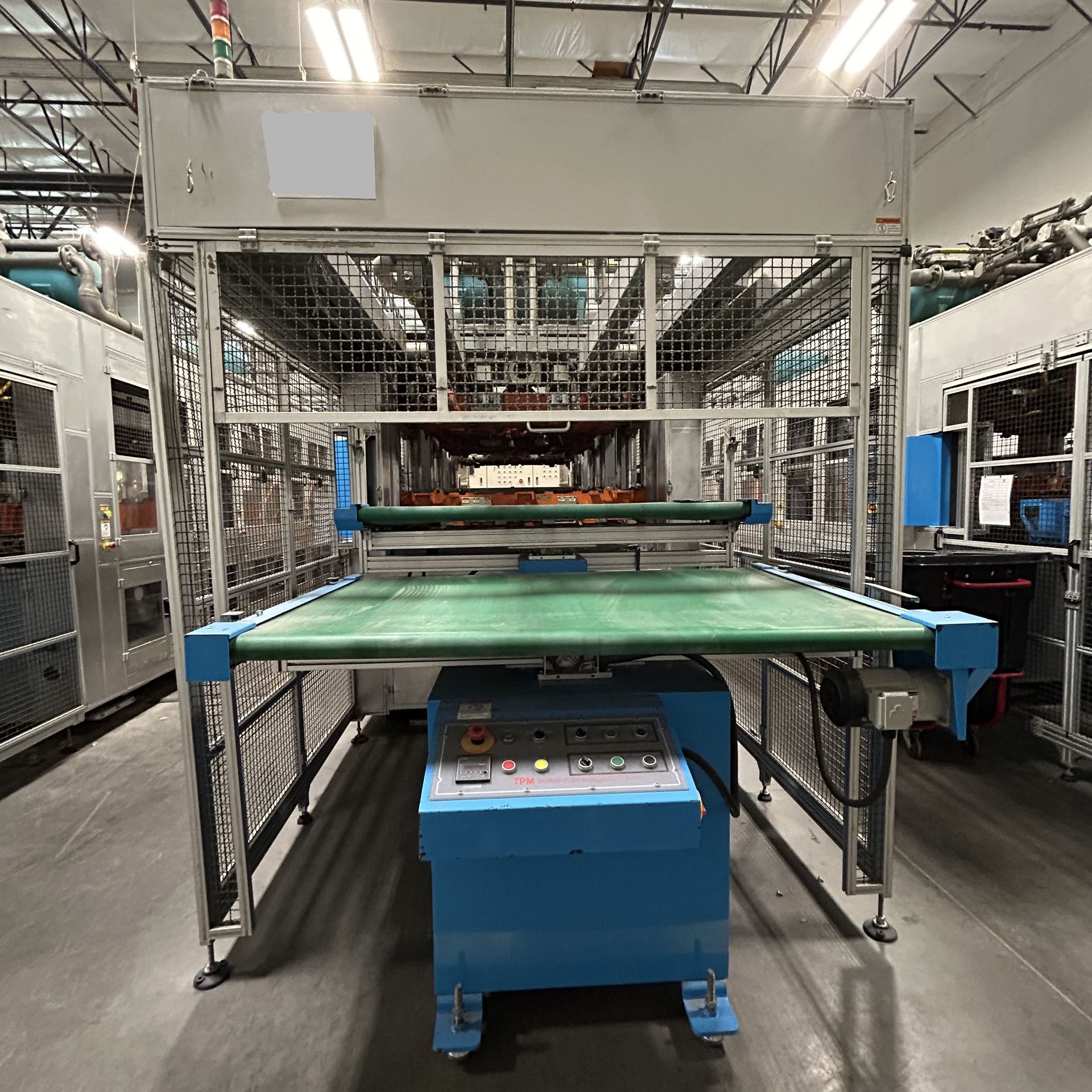 TPM-1500 3-Stage Pulp Thermoforming Machine Equipped With (1) 2018 TPM-AS-1500 2-Stage Auto Stacker - Image 5 of 35