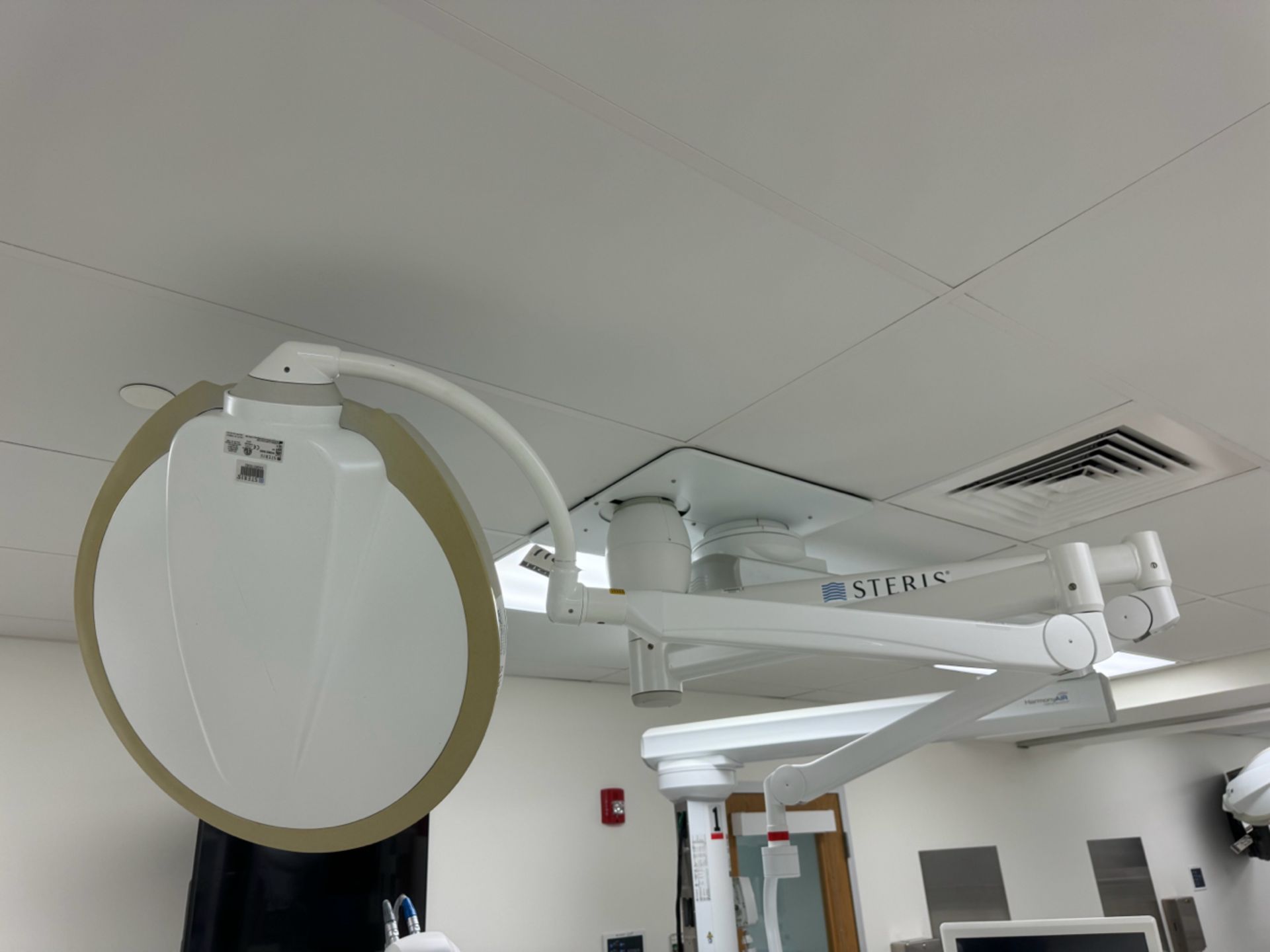 Steris Surgical Lighting System - Image 2 of 7