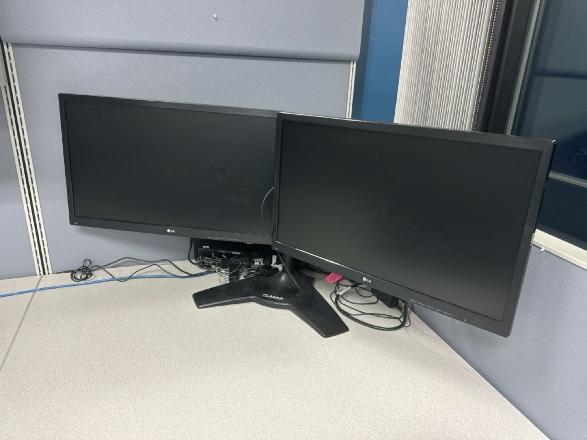 (44) Computer Monitors - Image 9 of 22