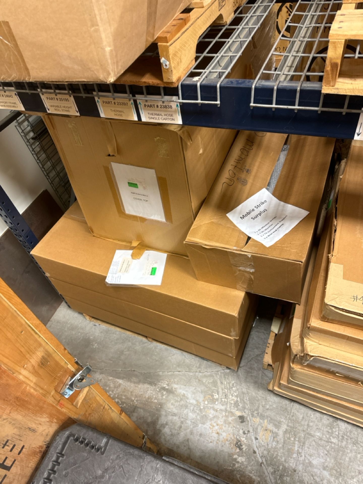 Contents of Center Pallet Racking - Image 41 of 68