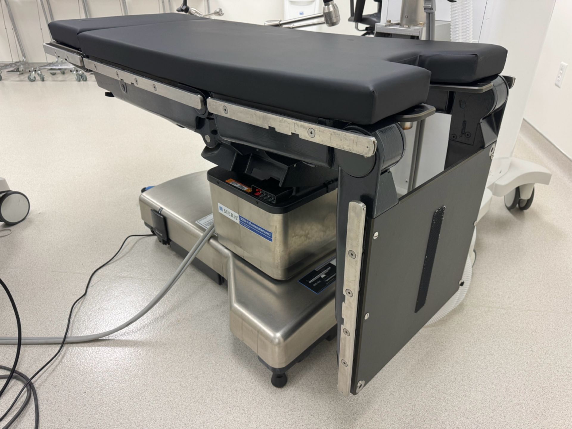 Steris Medical Surgical Table - Image 5 of 7