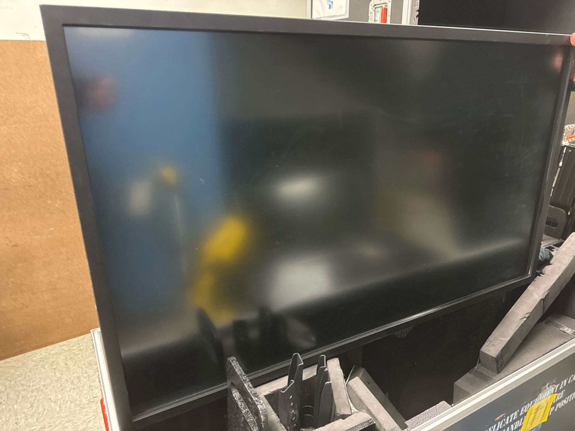 Planar LCD Monitor & LG Television w/ Case