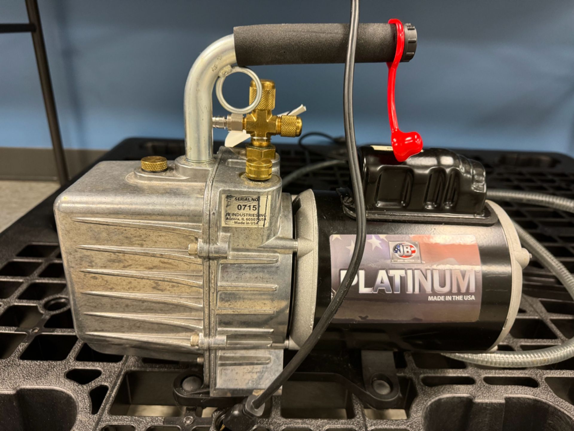 Platinum Vacuum Pump - Image 3 of 4