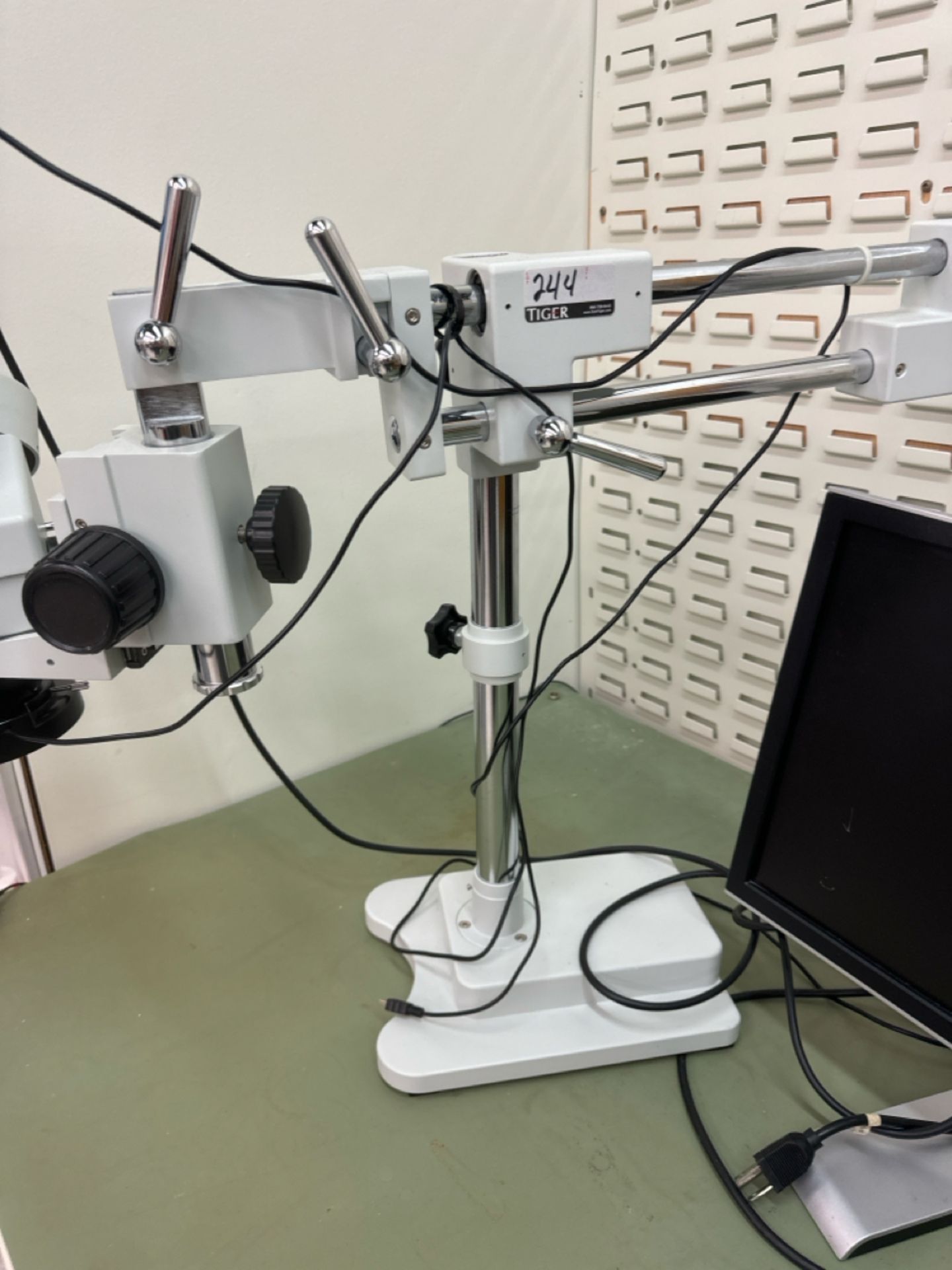 Amscope Microscope w/ Adapter & HDMI 1080p Camera - Image 3 of 10