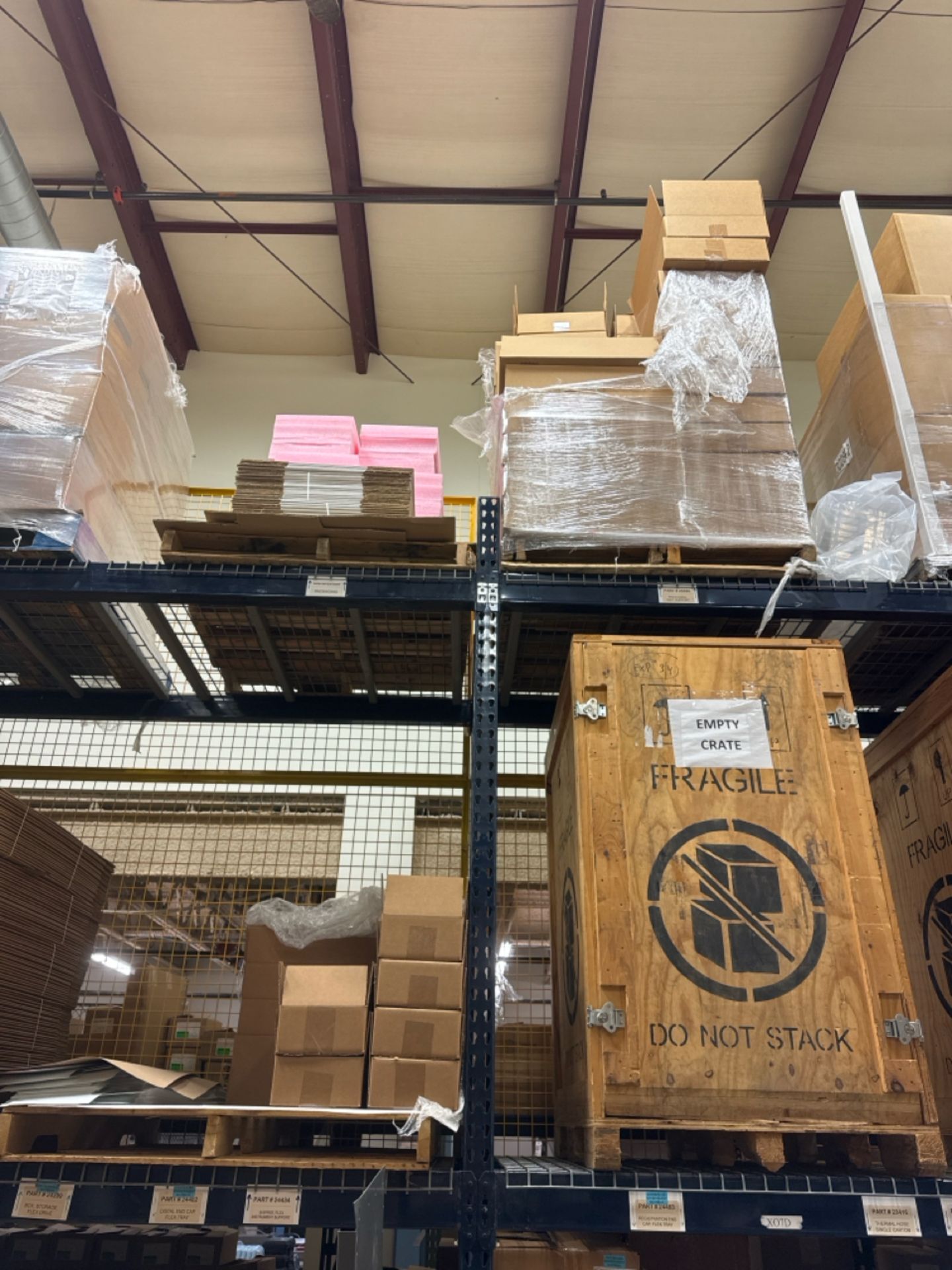 Contents of Center Pallet Racking - Image 62 of 68