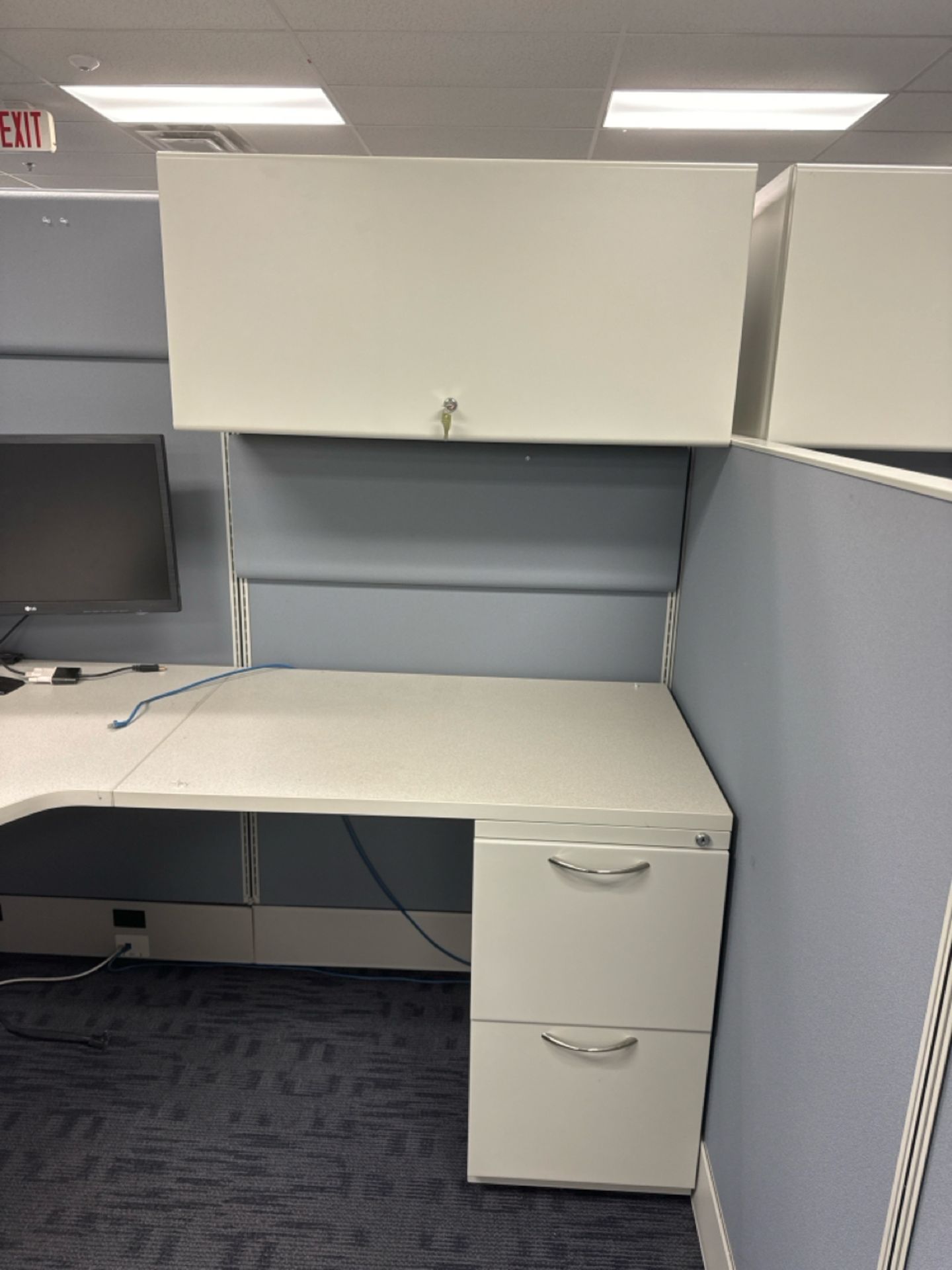 (24) Panel System Work Stations (Contents not Included) - Image 13 of 25