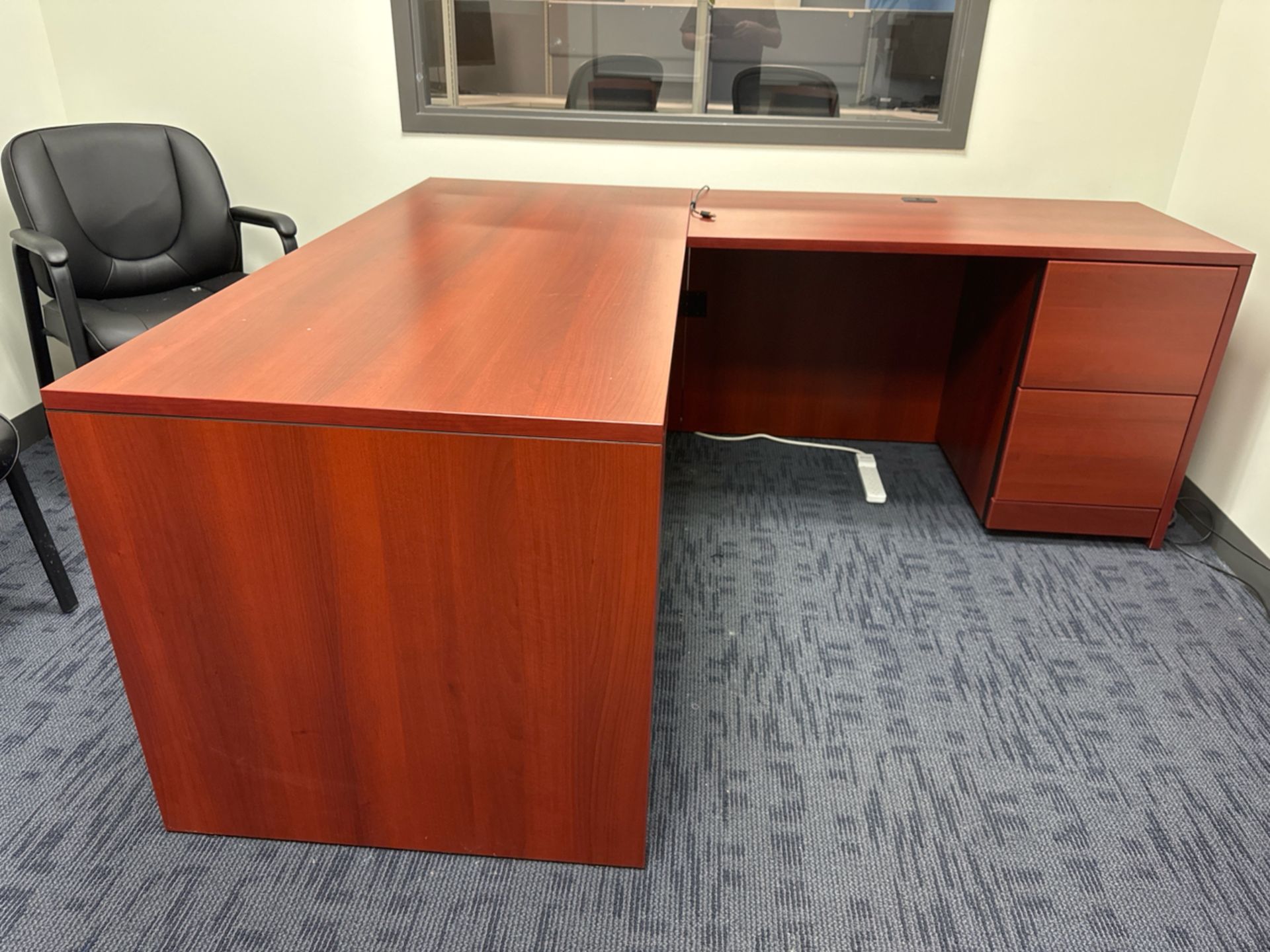 Office Furniture in Left Offices - Bild 2 aus 16