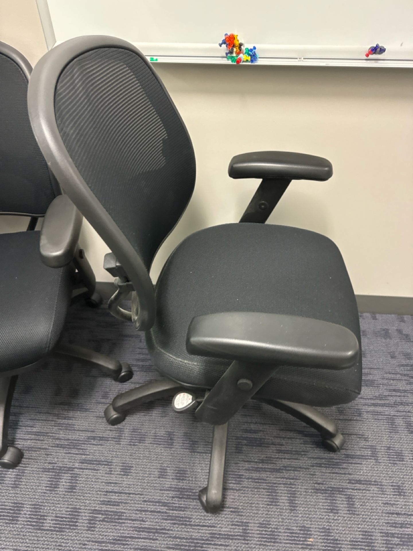 AIS Mobile Mesh Office Chairs - Image 3 of 5