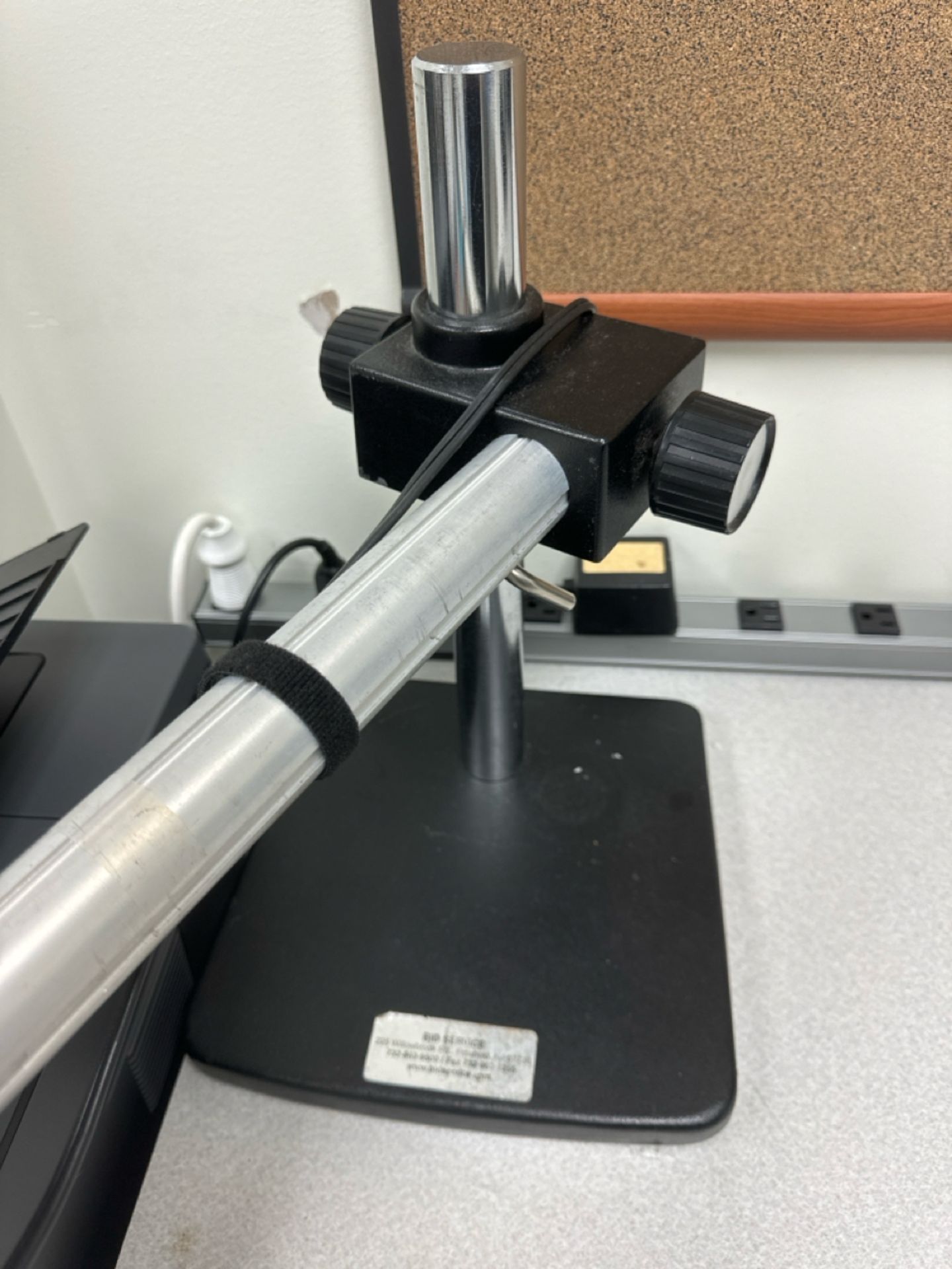 Leica Stereo Zoom 4 Microscope on Boom Stand w/ Rotatable ER Arm - Image 2 of 5