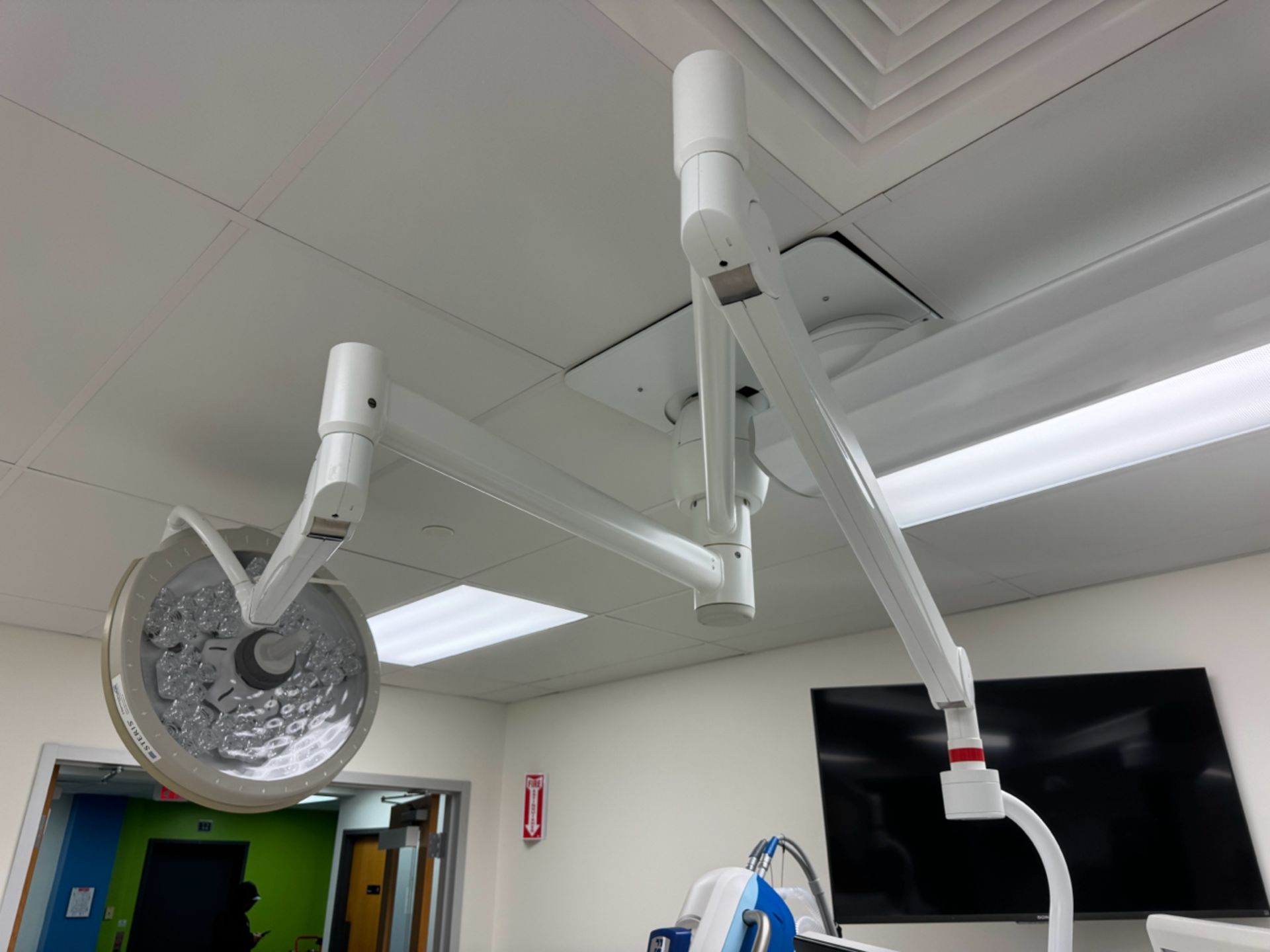 Steris Surgical Lighting System - Image 6 of 7