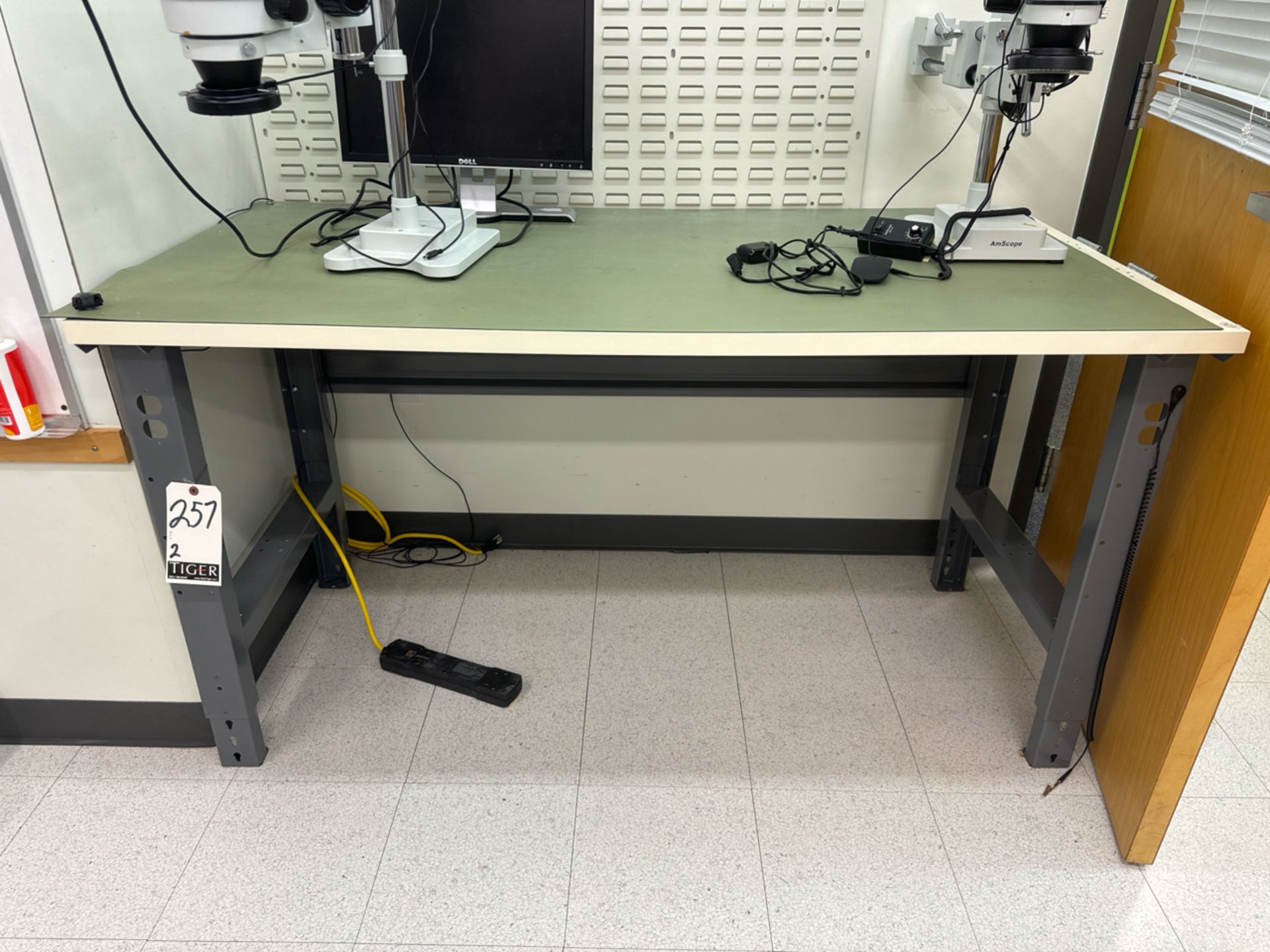 Work Desk & Lab Desk (Contents not Included) - Image 4 of 4