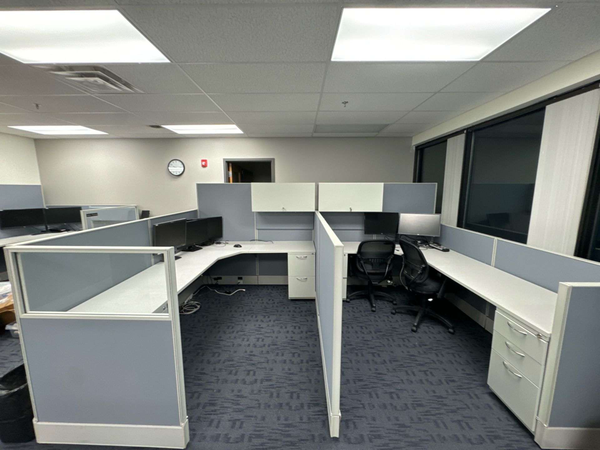 (24) Panel System Work Stations (Contents not Included) - Image 23 of 25