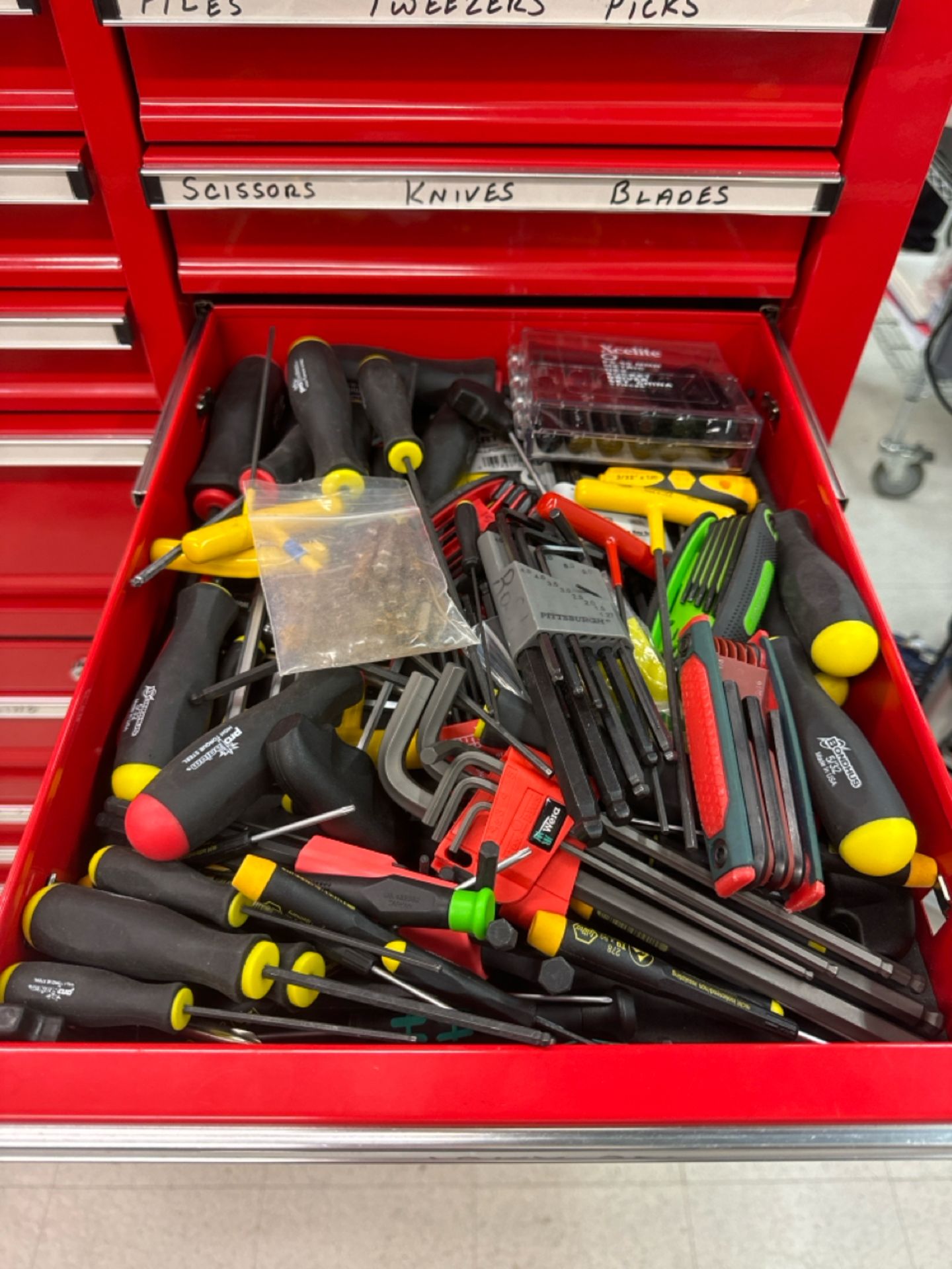 US General Industrial Mobile Tool Chest w/ Contents - Image 9 of 21