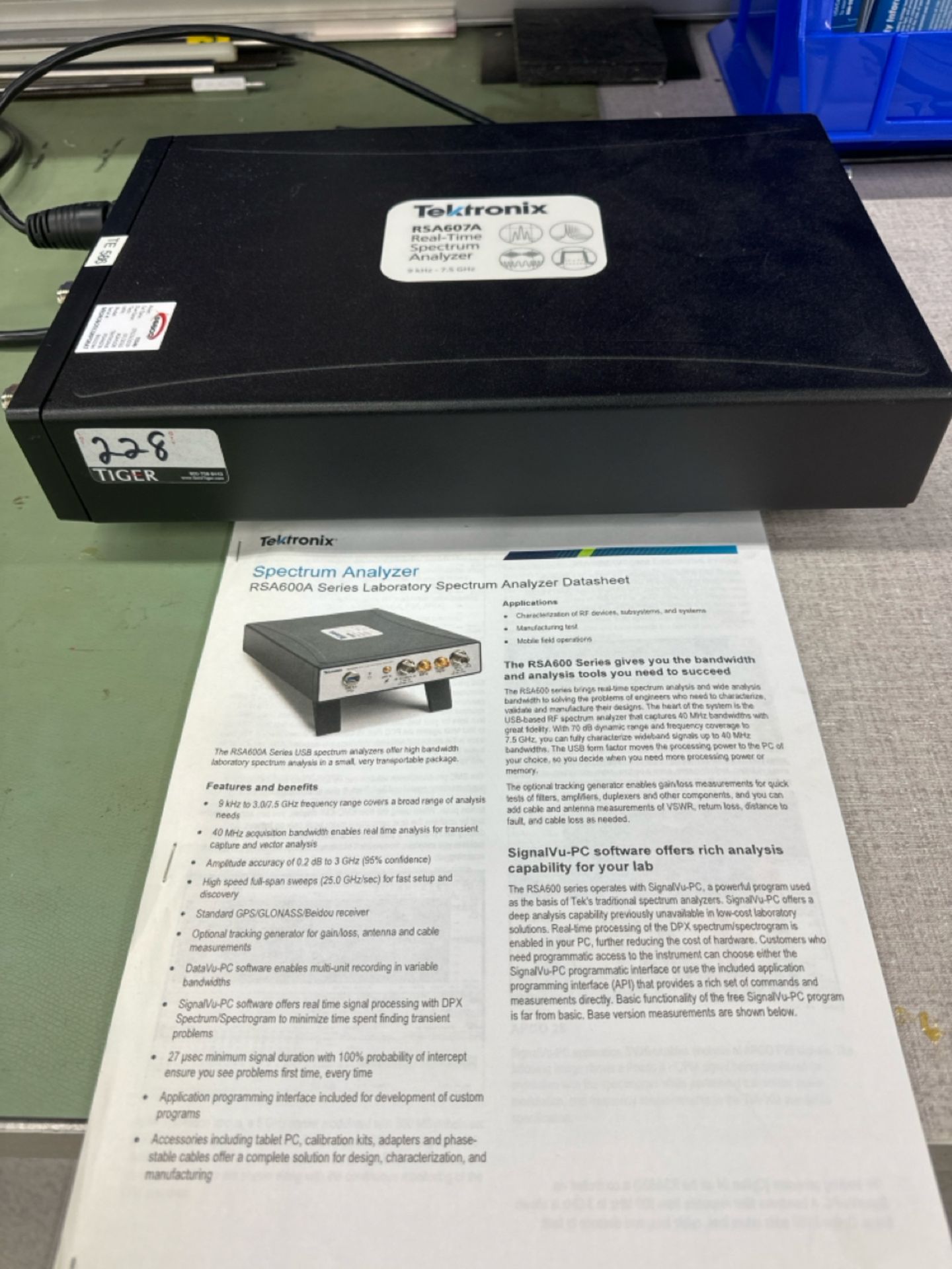 Tektroniks Spectrum Analyzer