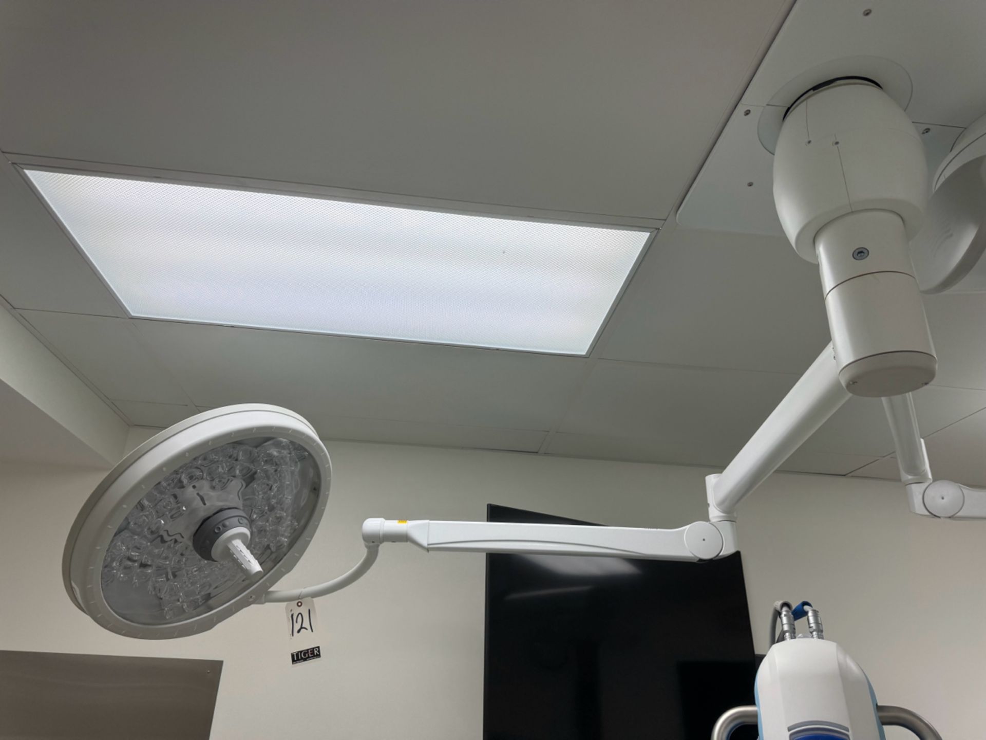 Steris Surgical Lighting System
