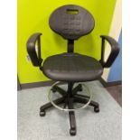 Adjustable Rolling Lab Chair