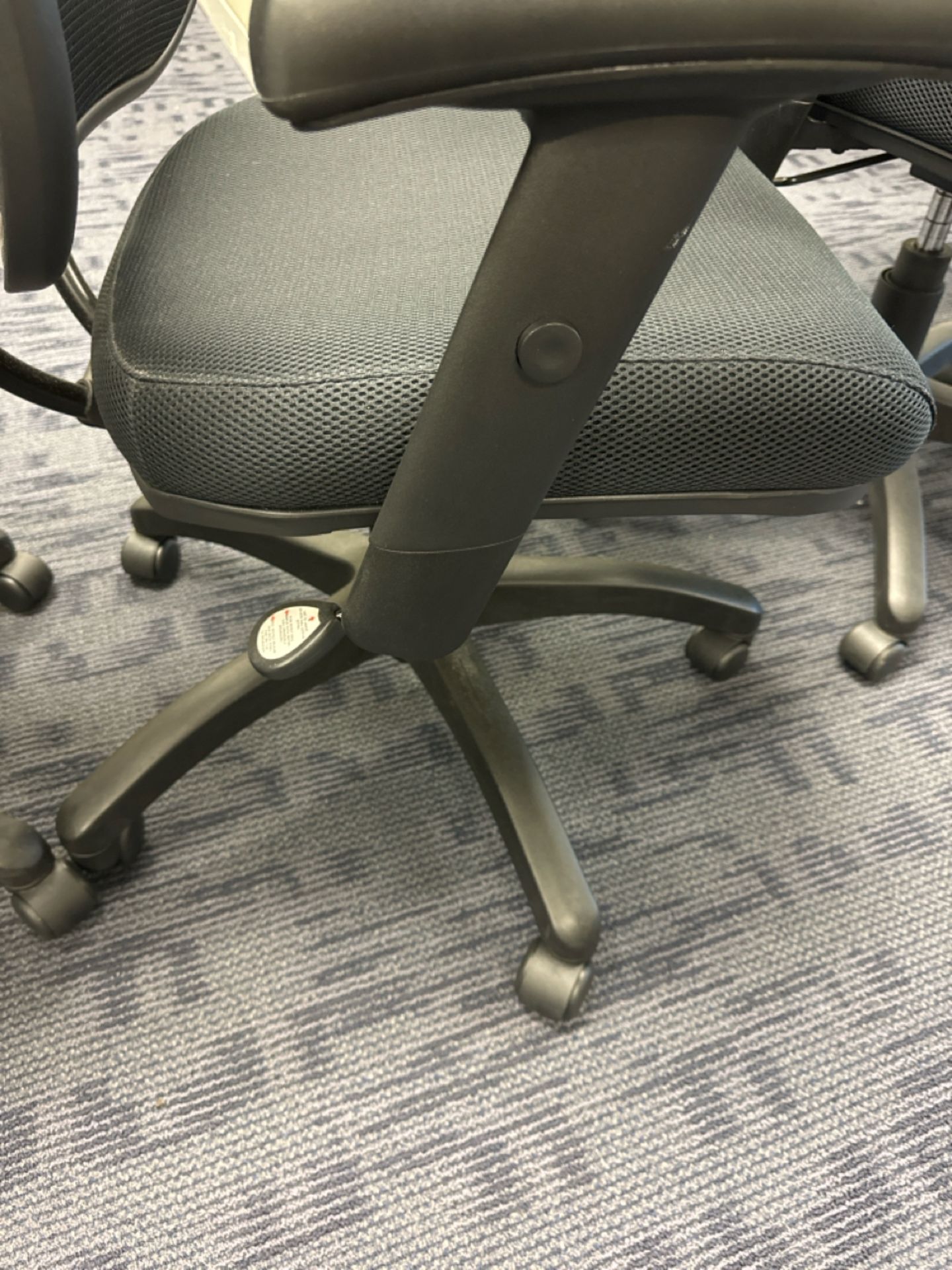 AIS Mobile Mesh Office Chairs - Image 5 of 5