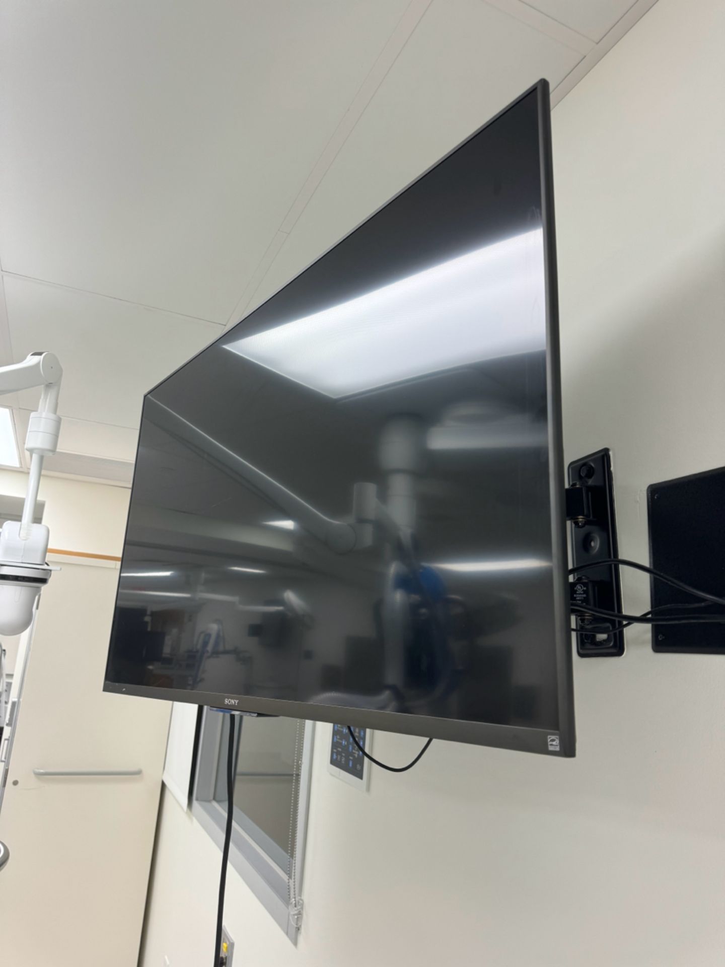 Sony Televisions w/ Mounts - Image 5 of 8