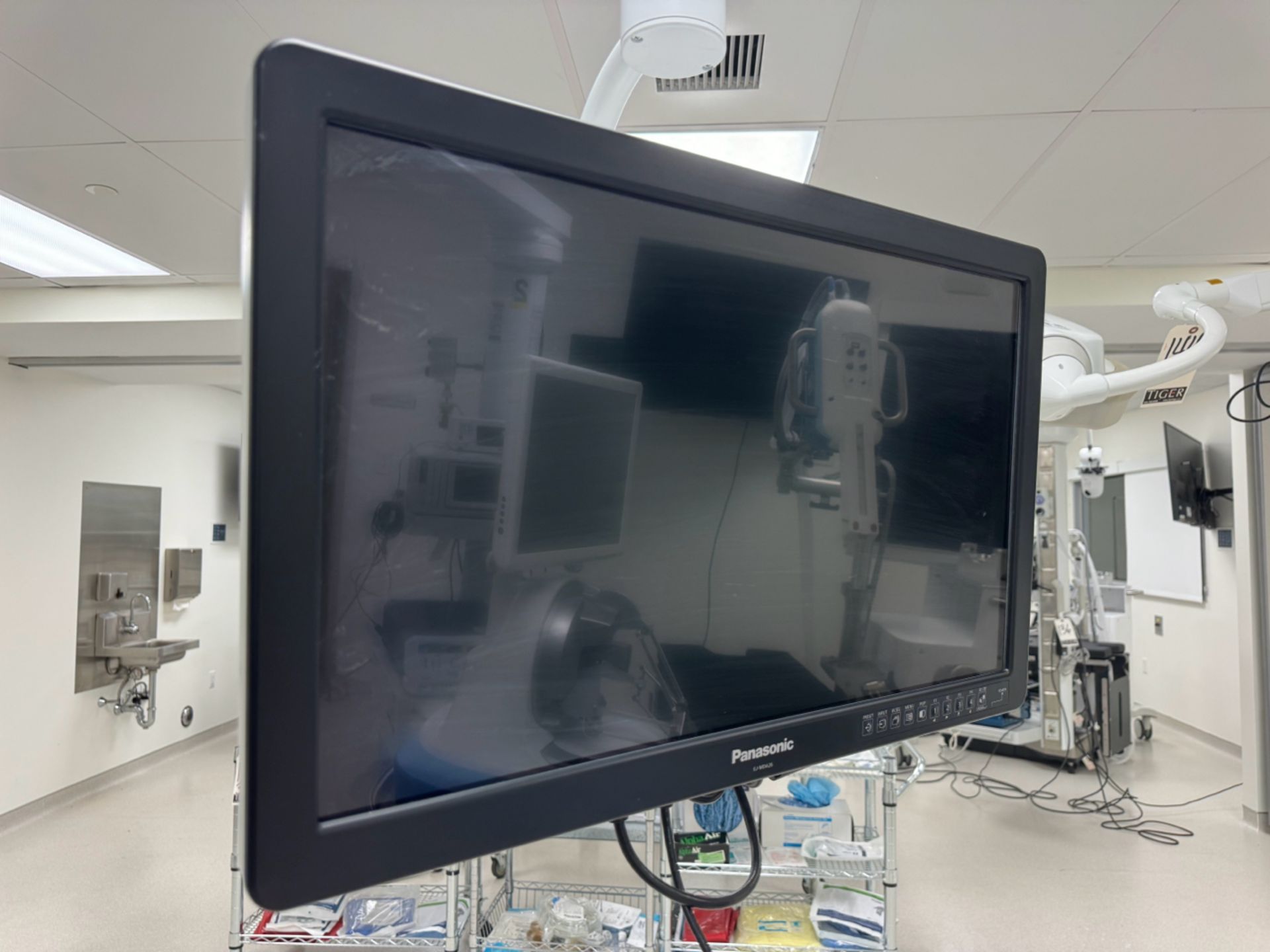 Panasonic 3D Medical Monitor w/ Mount