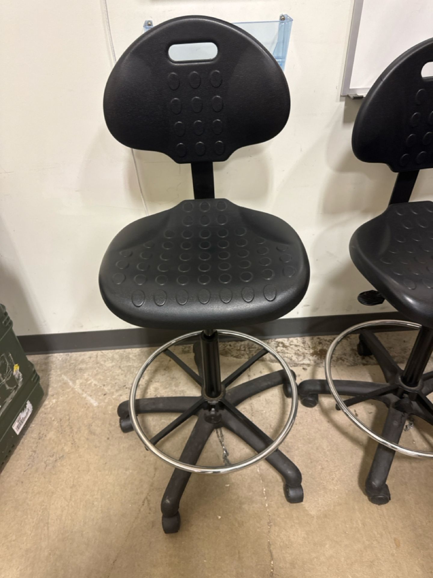 WSI Rolling Lab Chairs - Image 2 of 6