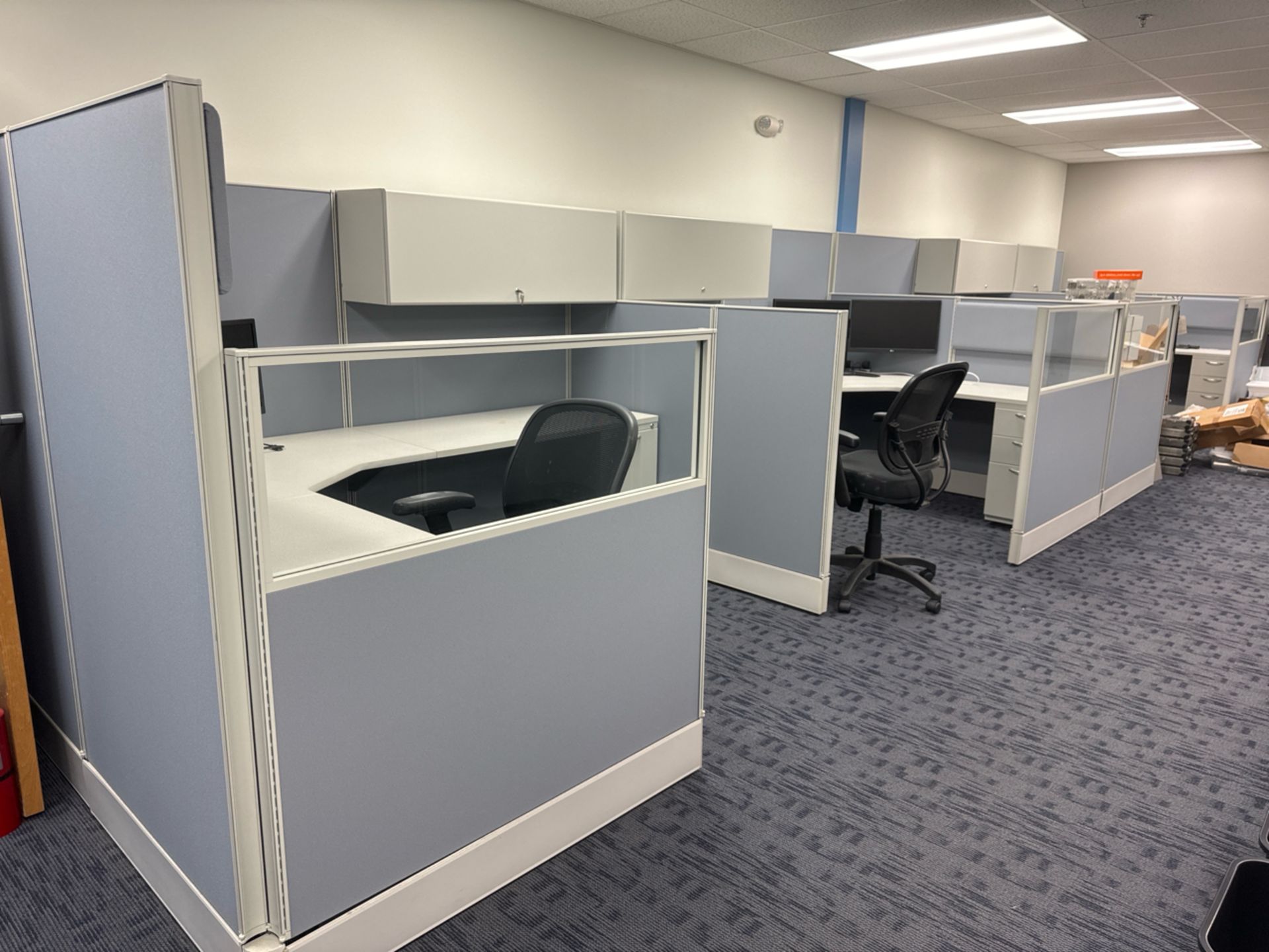 (24) Panel System Work Stations (Contents not Included) - Image 18 of 25