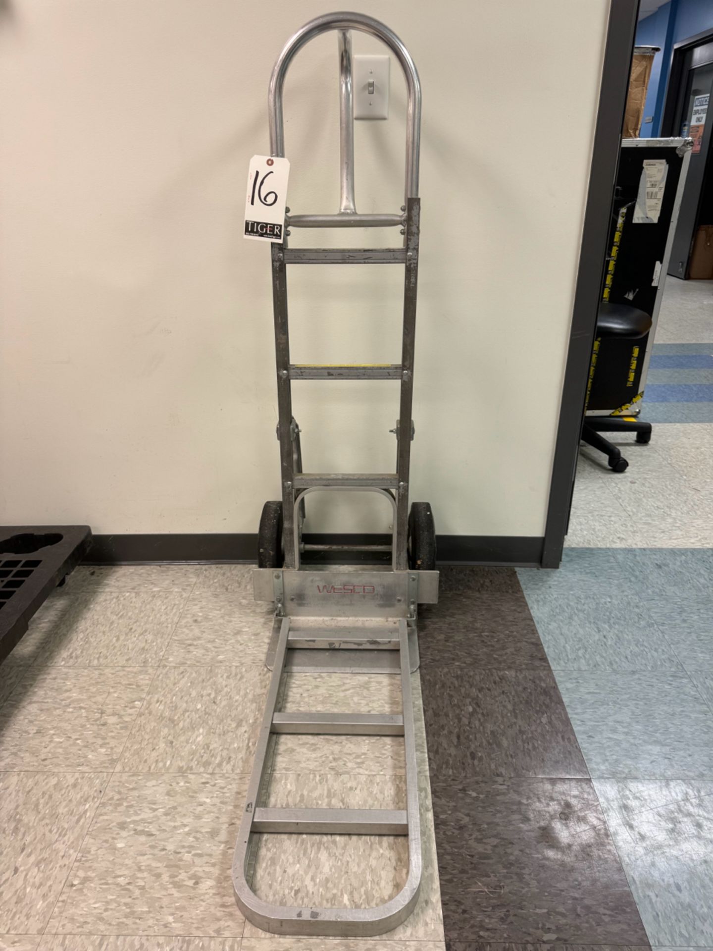 Wesco 2-Wheel Hand Truck