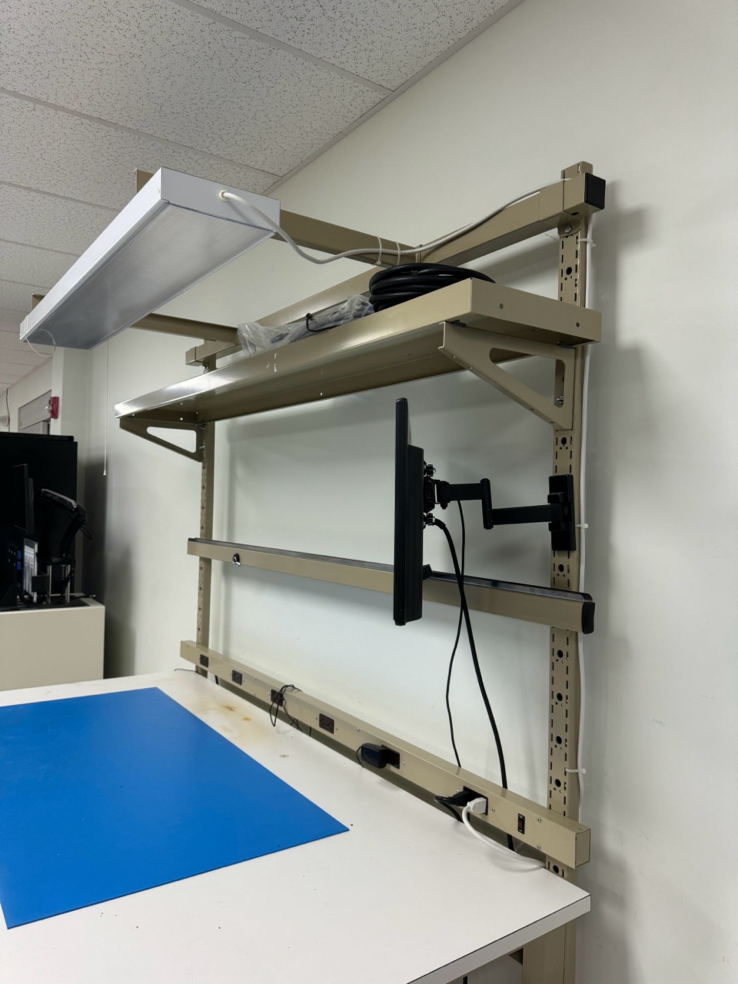 Workplace Modular Bench Systems - Image 2 of 5