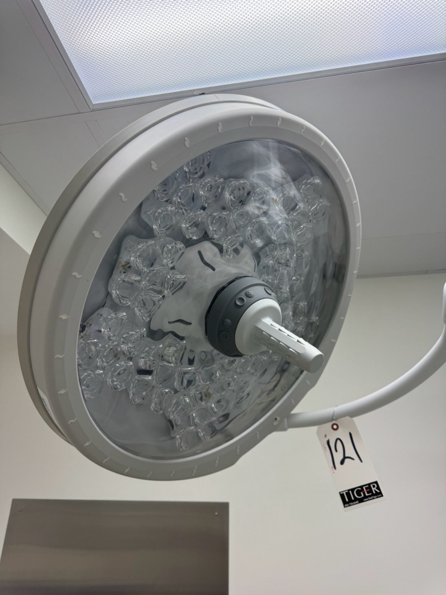 Steris Surgical Lighting System - Image 2 of 6