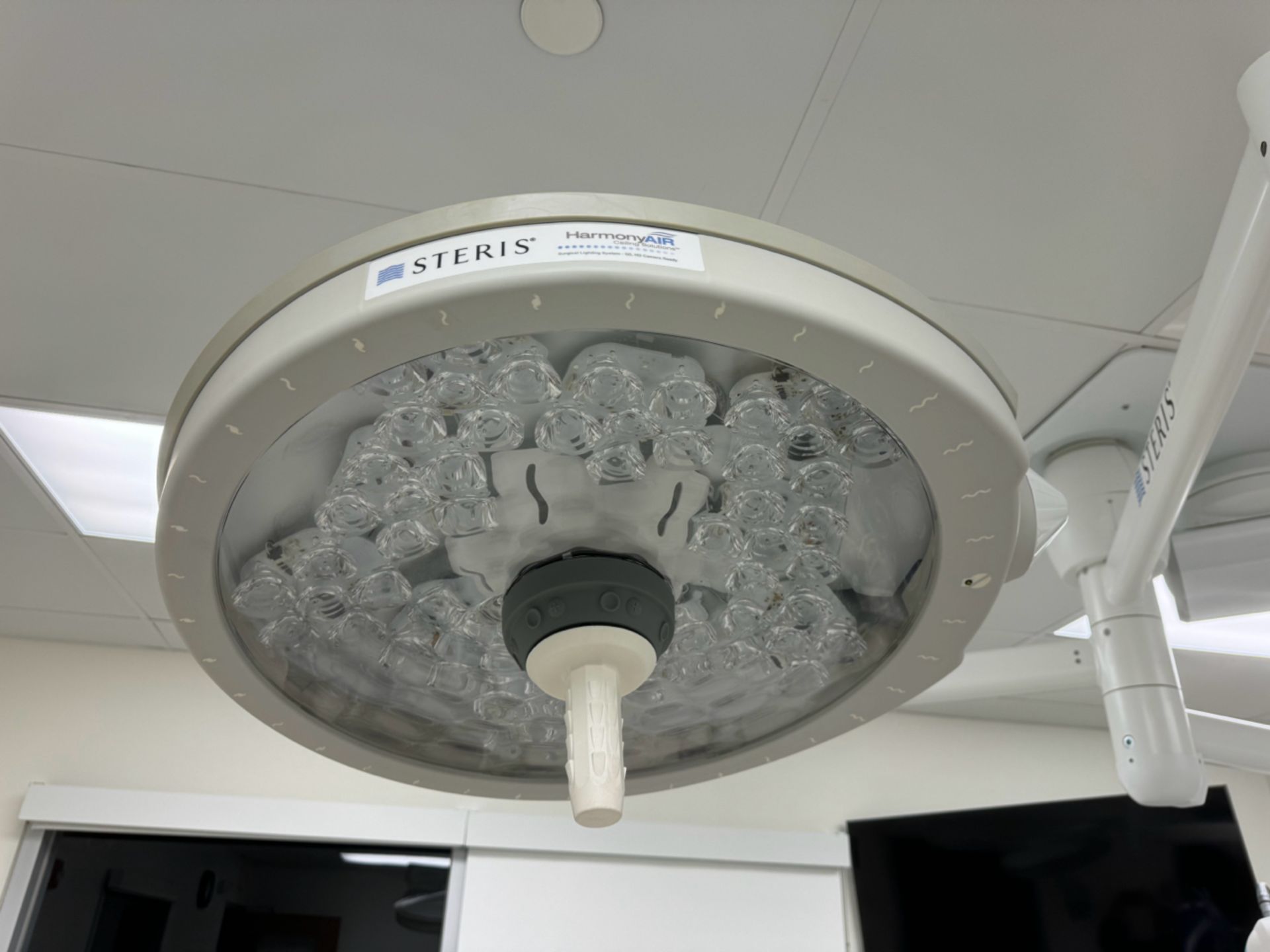 Steris Surgical Lighting System - Image 2 of 5