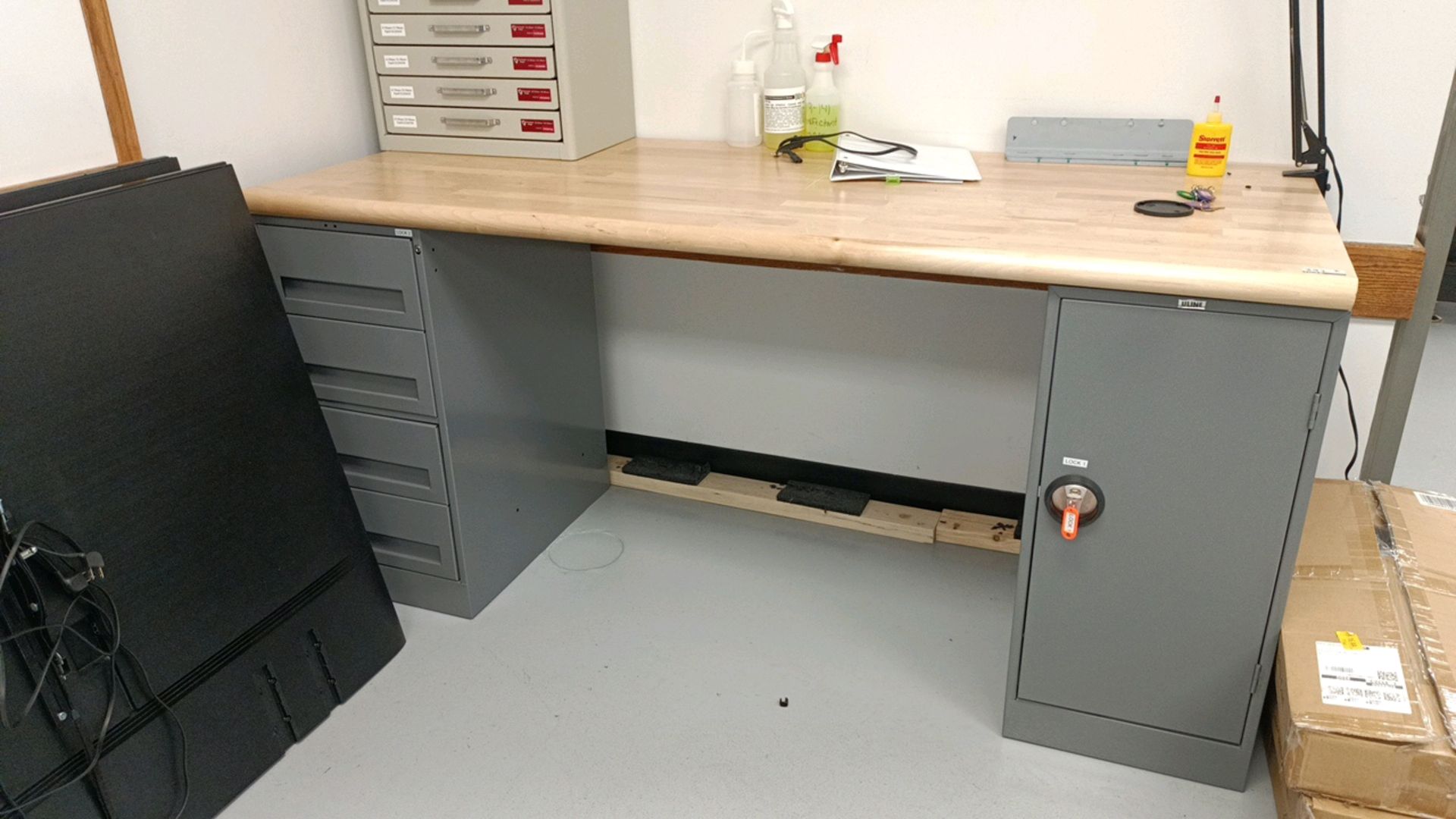 Uline Pedestal Workbenches