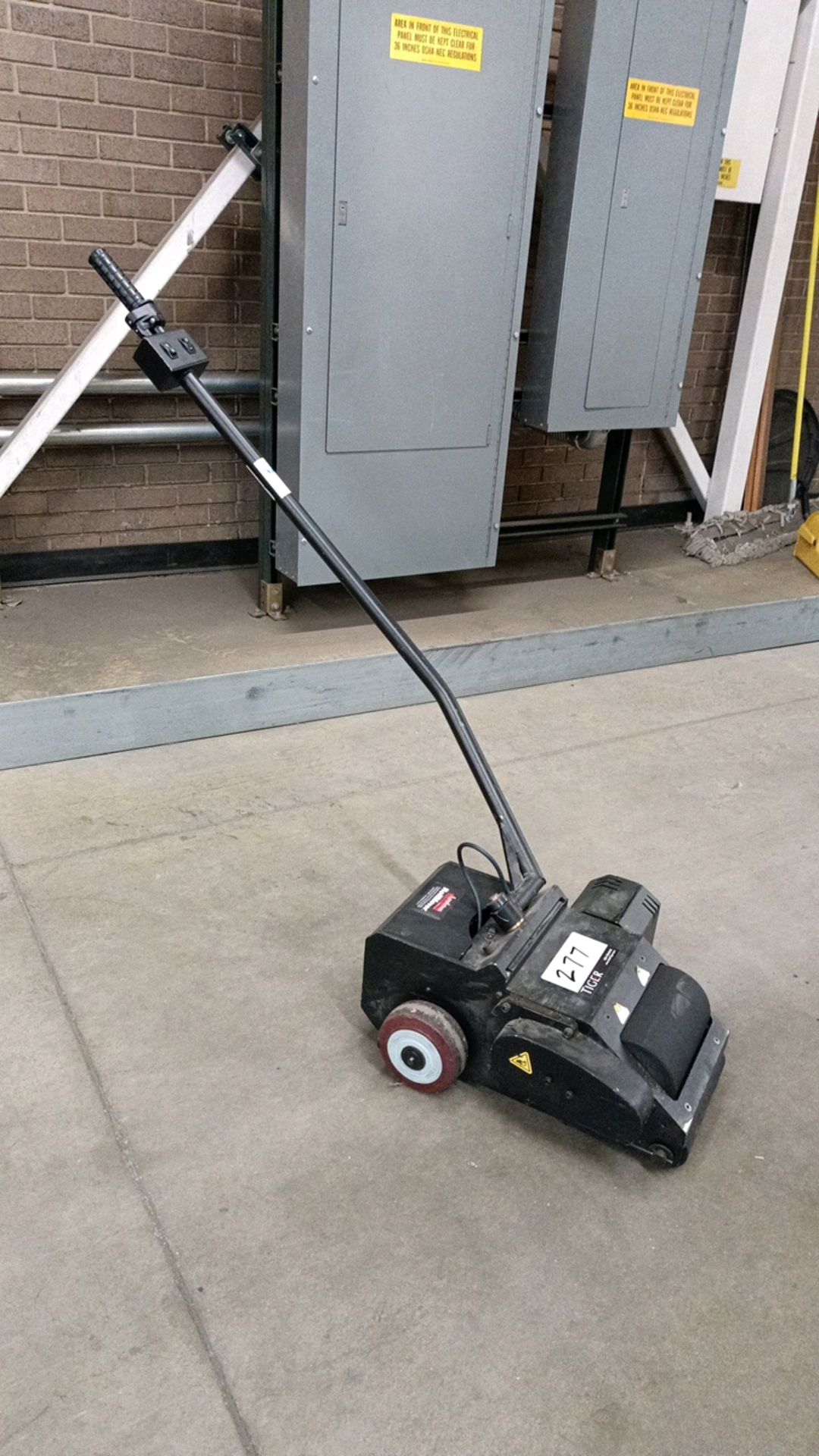 Battery Powered Roll Pusher and Mover