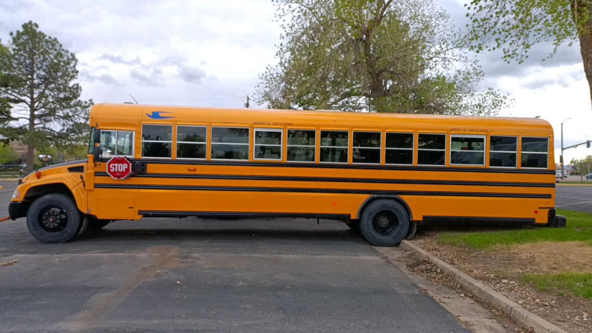 2023 Yellow School Bus-Gas - Image 2 of 11