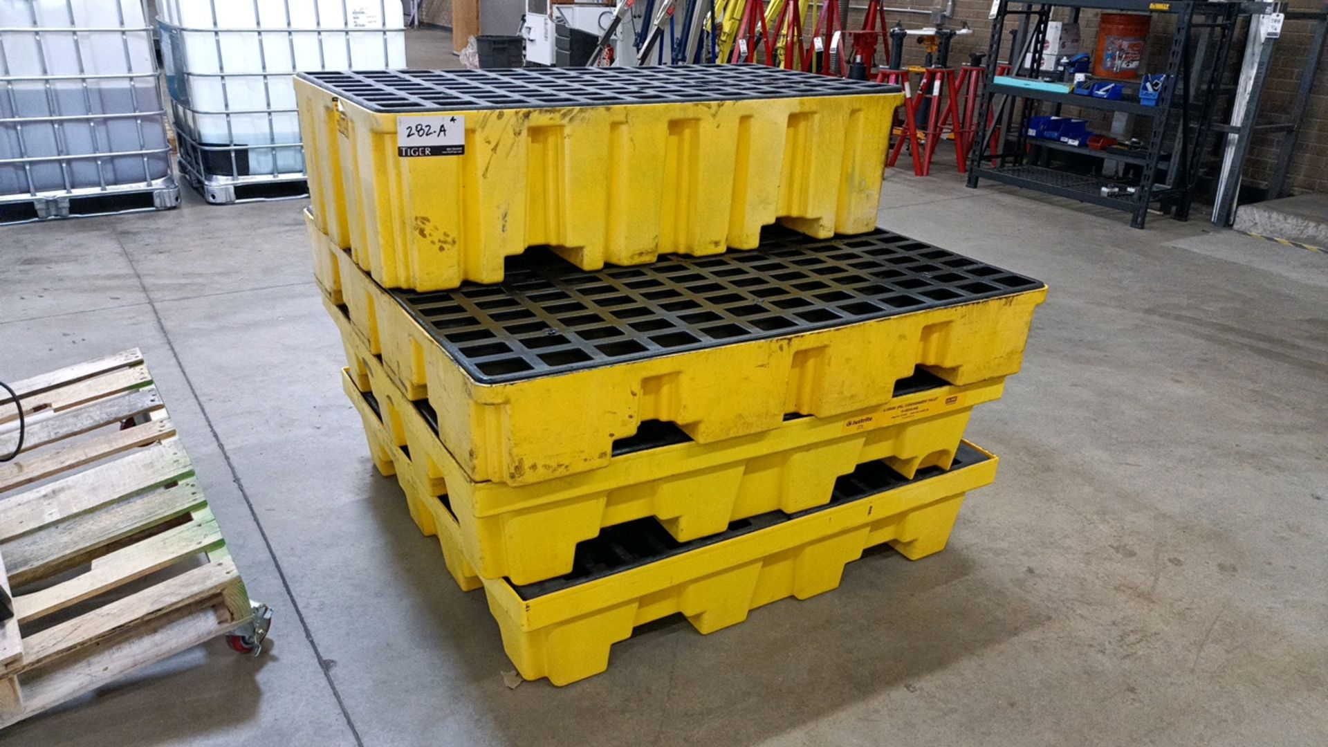 Drum Containment Pallets